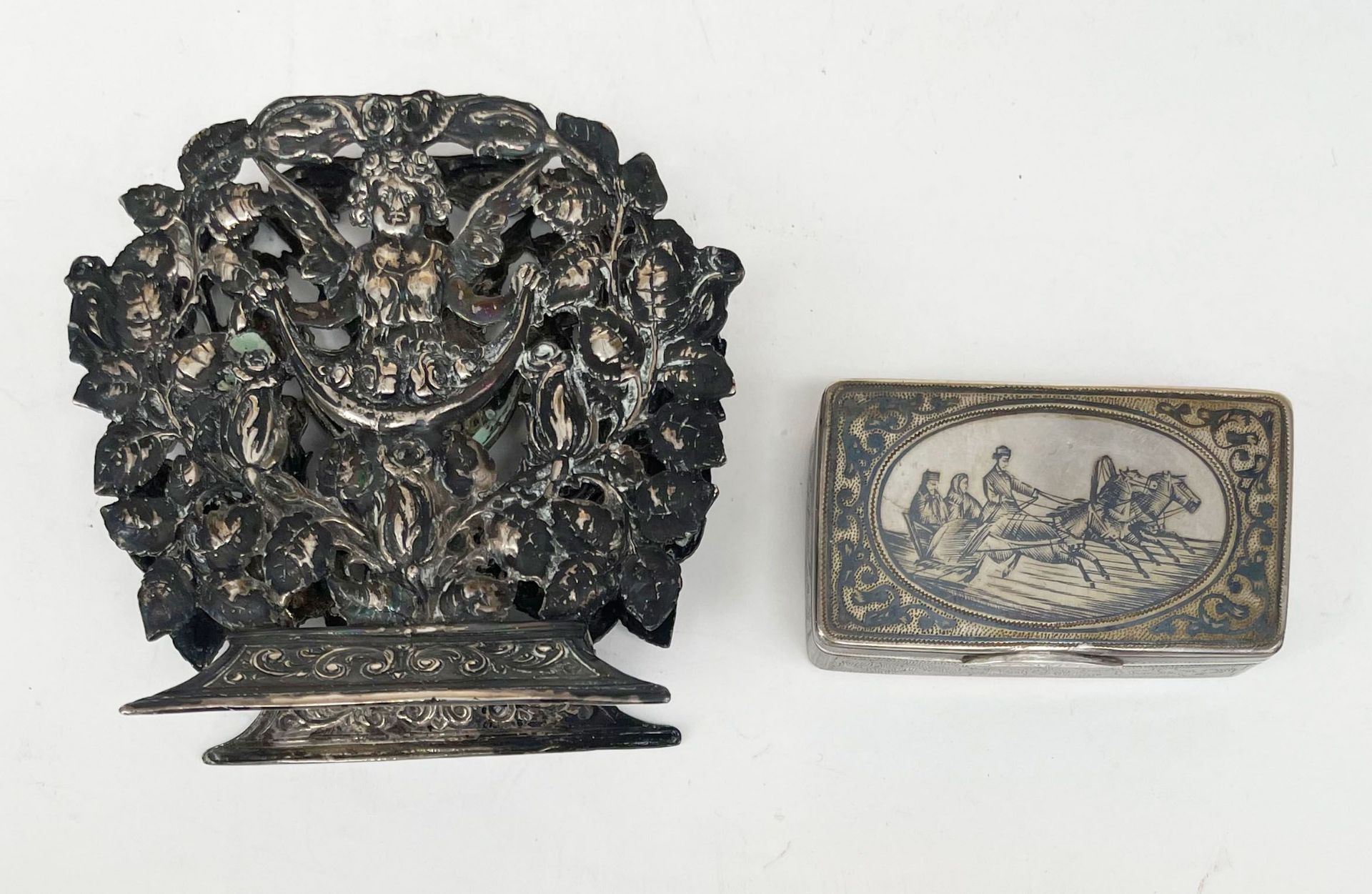 Konvolut Silberobjekte, unterschiedliche Objekte und unterschiedliche Dekore: Serviettenhalter mit - Bild 3 aus 7