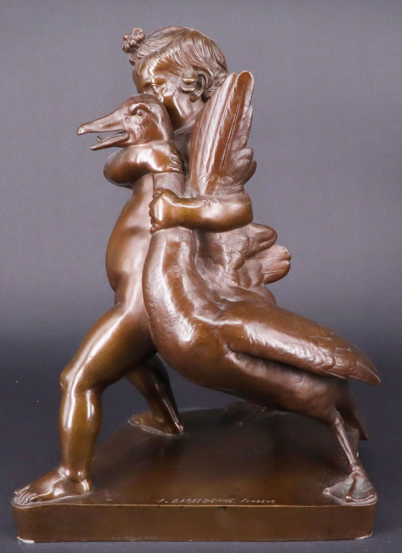 Ferdinand Barbedienne (1810-1892), Putto mit Ganter: Auf asymetrischer Platte steht ein nackter - Image 2 of 4