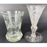 Freimaurer-Becher und Freimaurer-Glas. Farbloses Glas. Schliffdekore mit Freimaurer-Symbolen. Becher