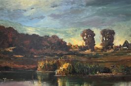 Unbekannter Künstler, Landschaft mit Gewässer und zwei hohen Bäumen in der Abendsonne, signiert "