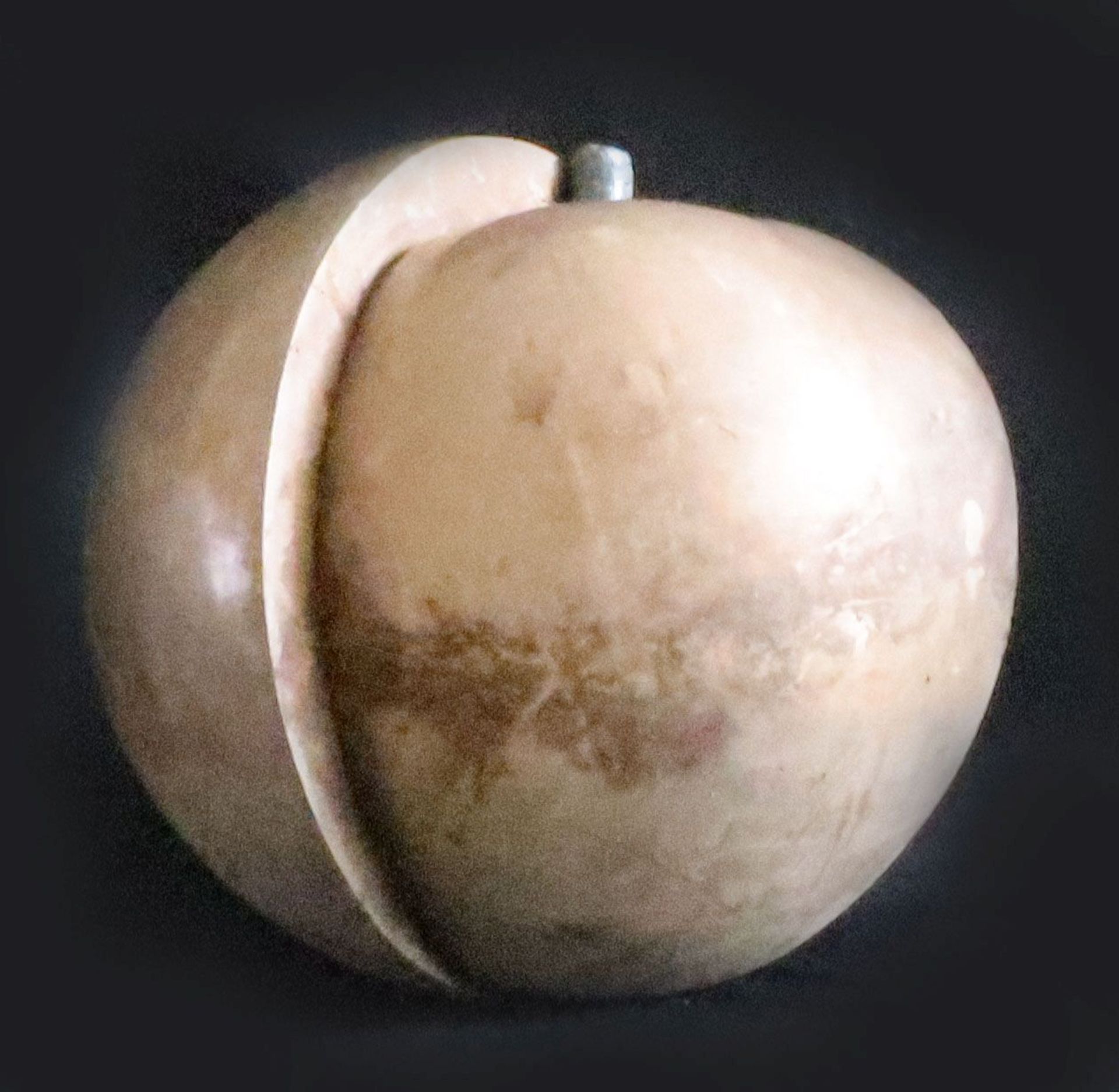 Barbara Schaper-Oeser (1941 - 2019), Apfel aus Bronze, aus zwei verschobenen Hälften bestehend, D. - Image 2 of 2
