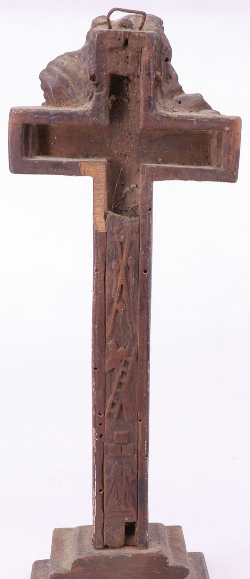Kreuzigungsgruppe, 19. Jh., Holz, Kunststoff, Pappmaché, Bronze-Christus, farbig gefasst, über - Image 2 of 7