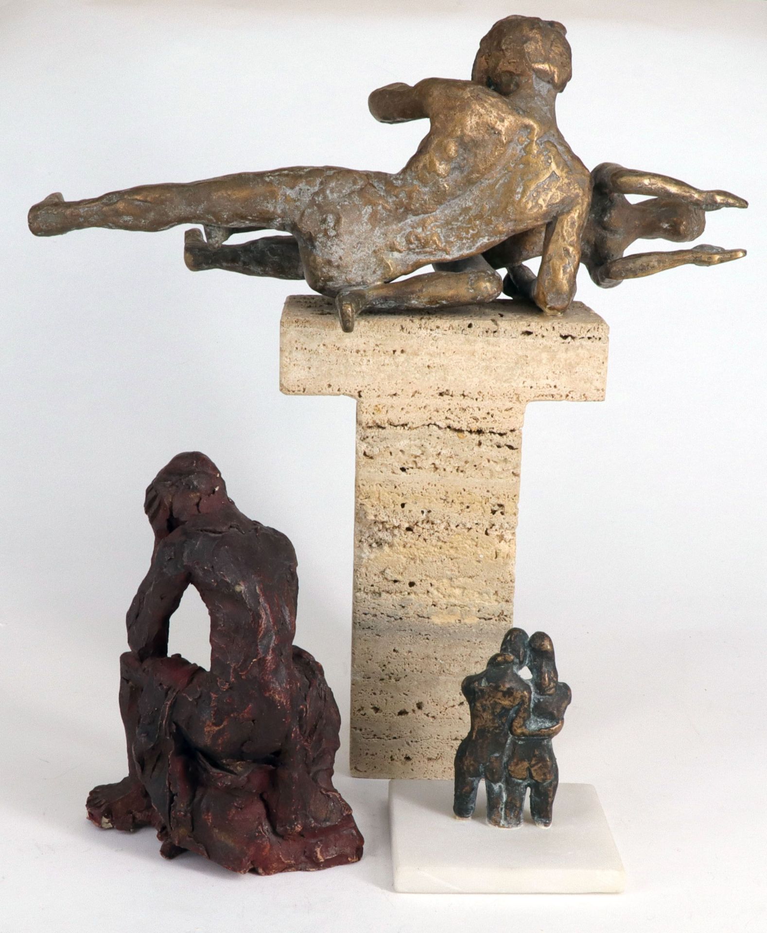 Drei Skupturen: Rudolf Pfefferer, Umschlungenes Paar, Bronze auf Marmorplinthe, signiert auf der - Image 3 of 3