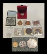 Konvolut Münzen und Medaillen, darunter: 2 Mark Wilhelm II König von Württemberg, 1892; Julius