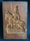 Holzmodel, mit berittenem Soldaten, Pferd und Reiter in Uniform, Holz, Altersspuren, 54 x 36 cm