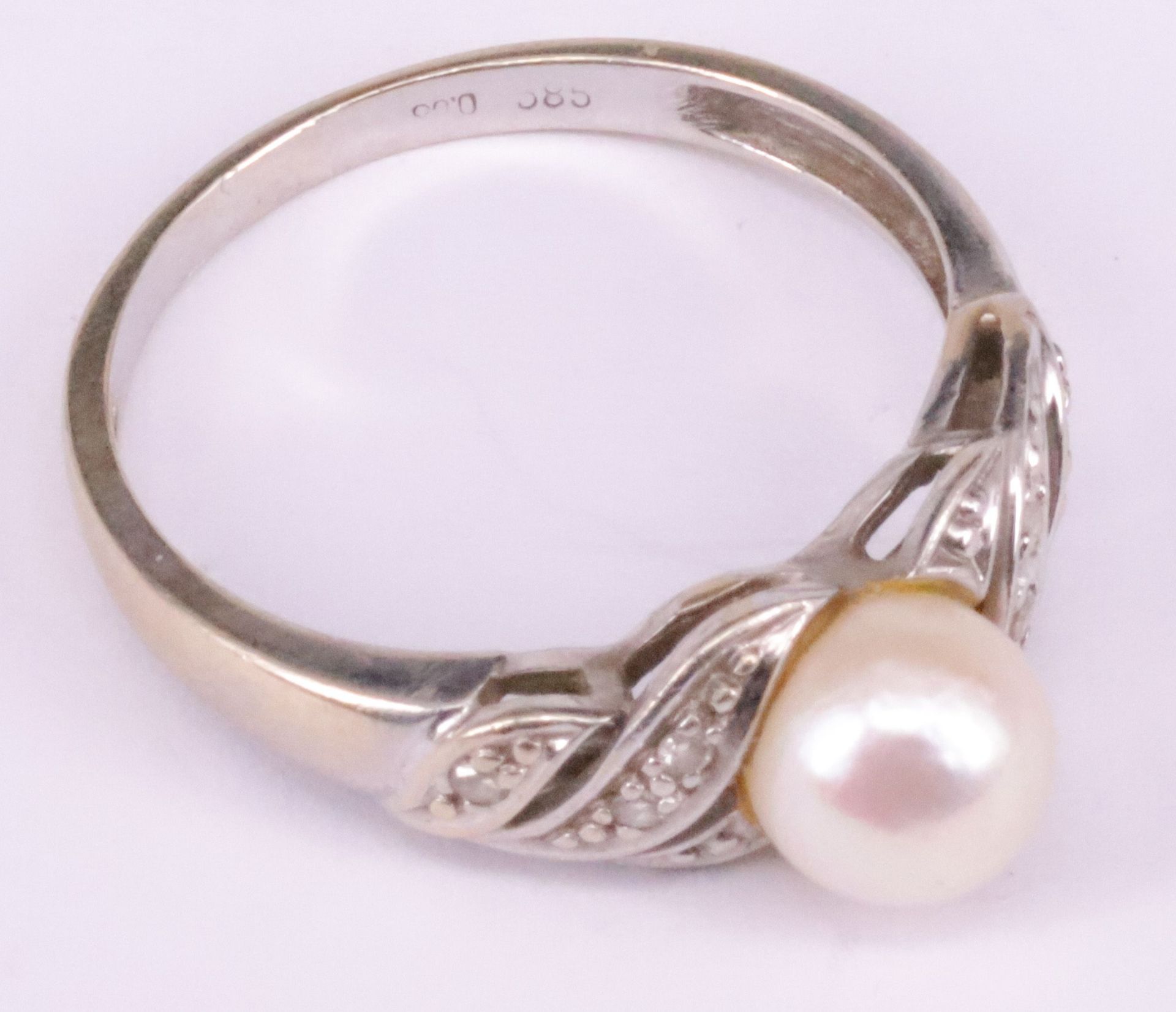 Großes Konvolut Perlschmuck: Perlenkette mit ovalen Perlen, 585er WG-Schließe, L. 50 cm; Perlenkette - Image 3 of 3