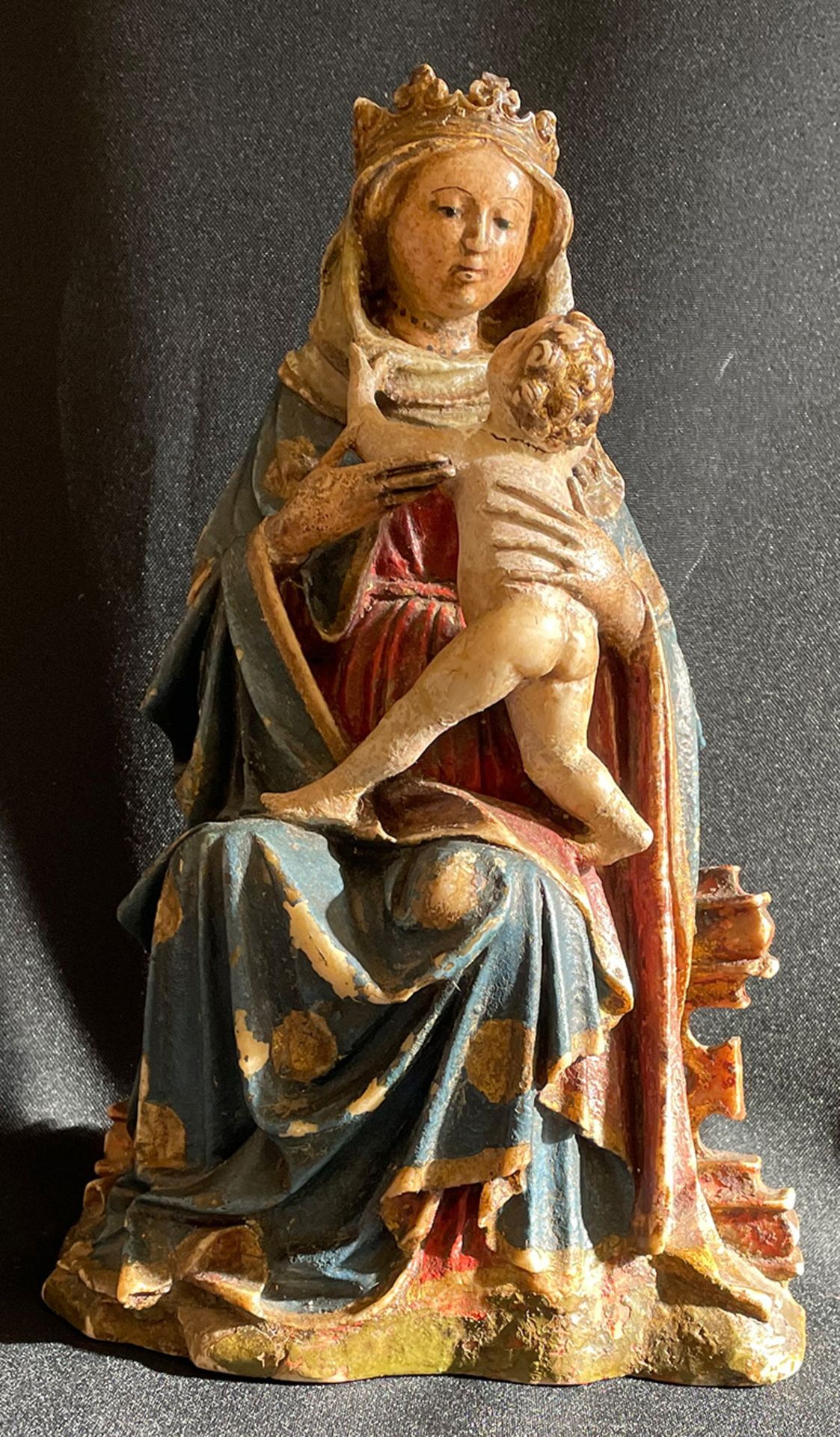 Madonna mit Kind, 17./18. Jh., Alabaster/Stein ?, Kopf des Kindes restauriert, Höhe 25,5 cm