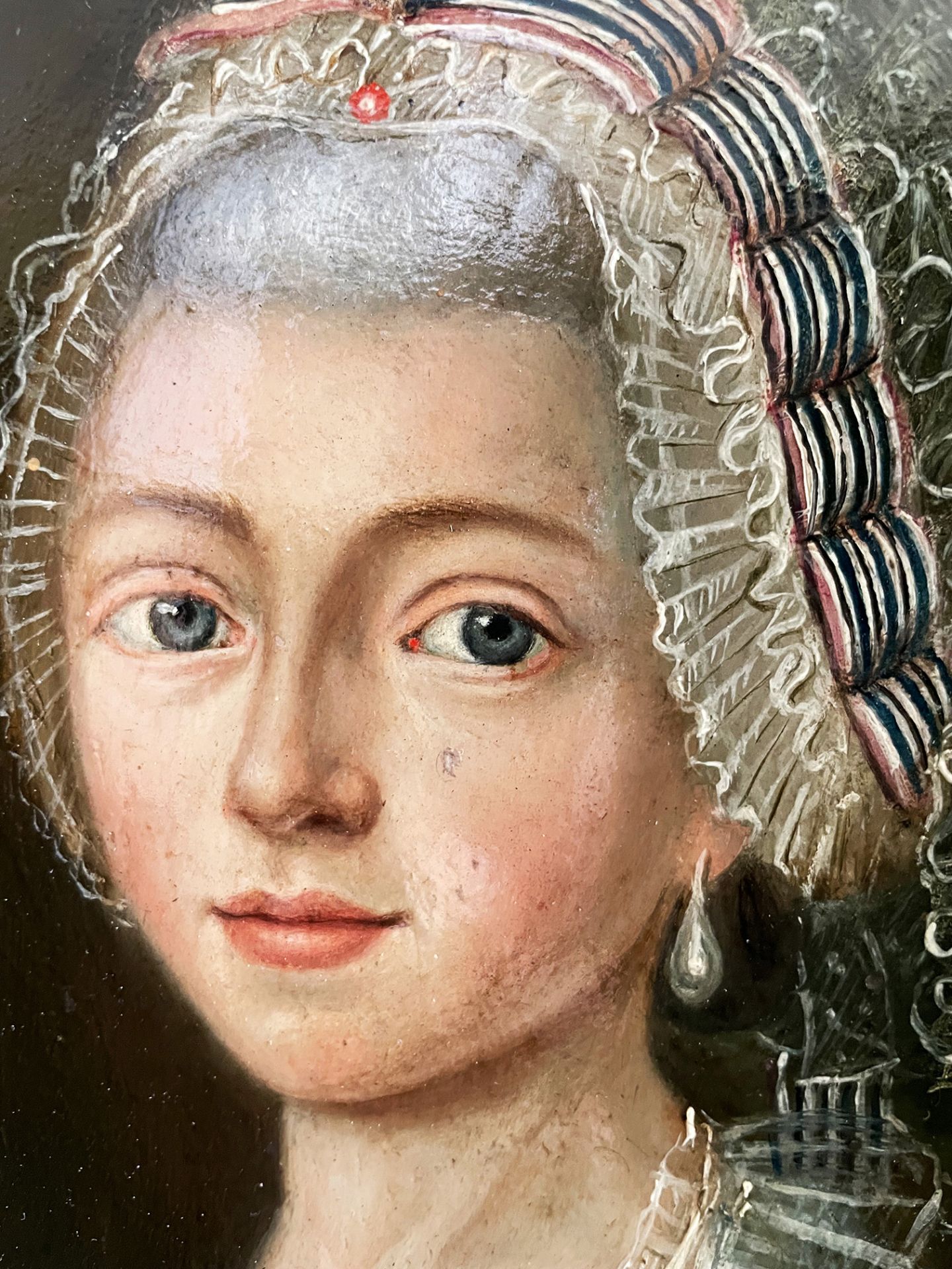 Unbekannter Künstler, 18. Jh., Portrait einer Dame mit blauen Augen, Öl auf Holz, 24 x 18 cm - Bild 5 aus 5