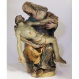 Pietà, 18. Jh., Muttergottes in faltenreich drapiertem Gewand mit dem Leichnam Jesu auf dem Schoß,