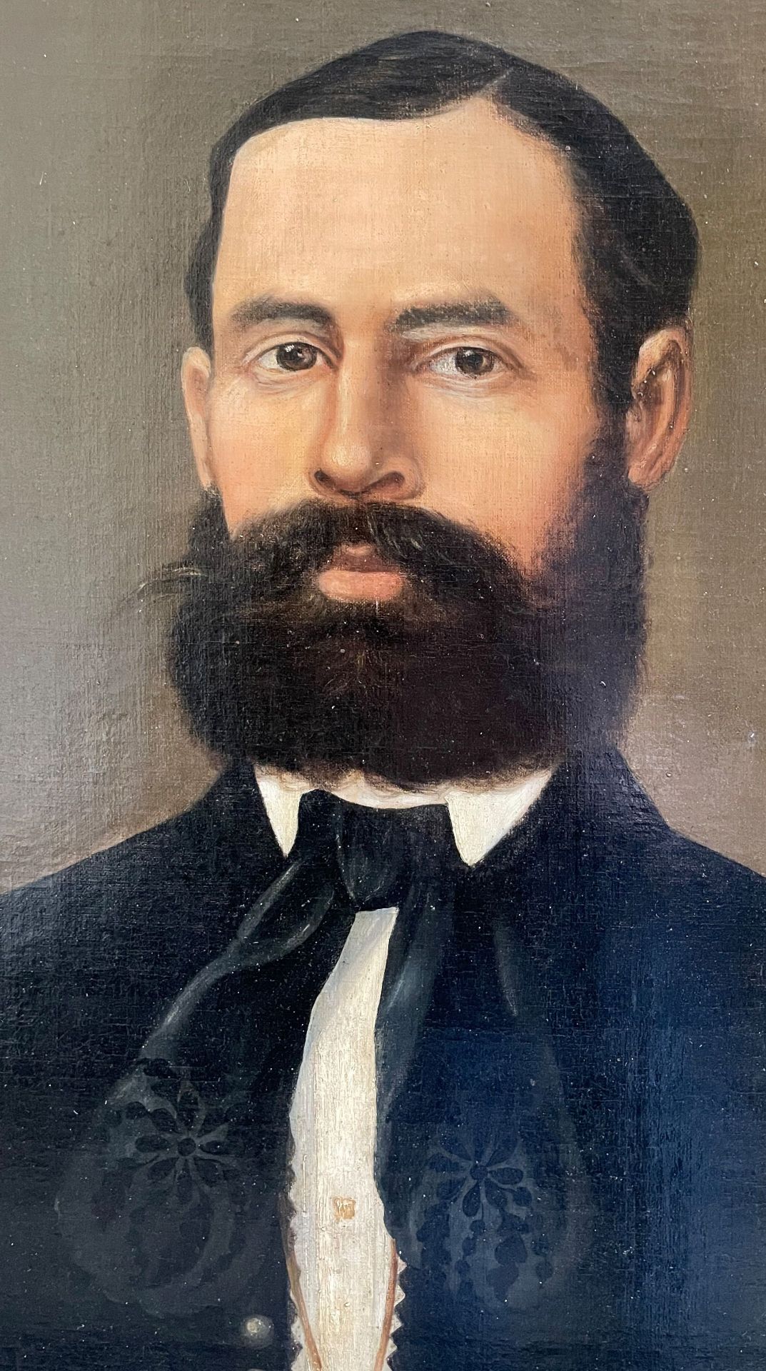 Biedermeier-Portrait, Brustbild eines Herren mit Bart und Siegelring, Öl/Lwd., rücks. monogr. W. - Bild 3 aus 5