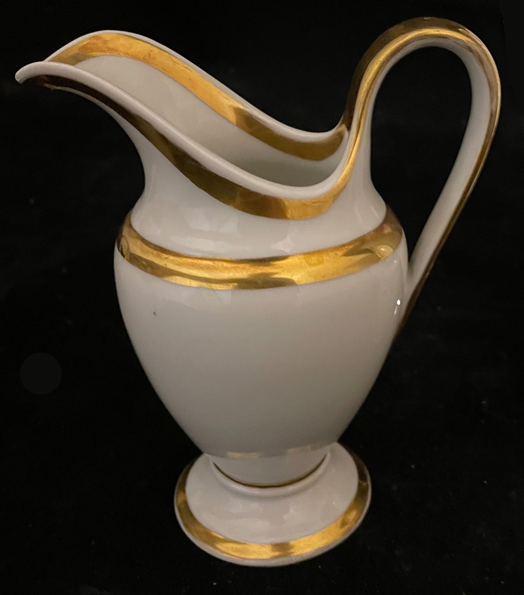 Konvolut KPM, weiß breiter Goldrand, Kanne, Milchkännchen 6 x Tasse, 4 x U-Tasse, Goldrand - Image 4 of 6