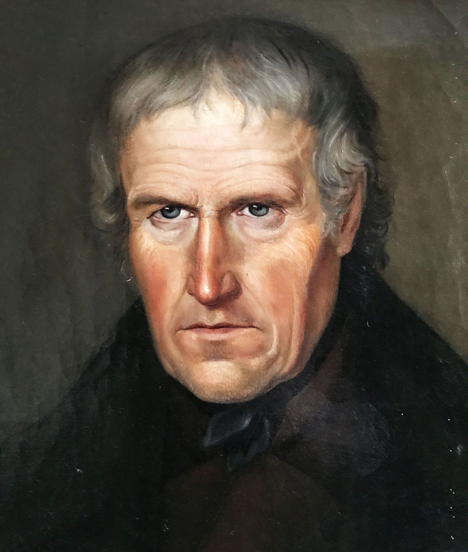 Portrait eines älteren Herren in dunkler Kleidung, mit grauem Haar und intensivem Blick, rücks. dat. - Bild 3 aus 6