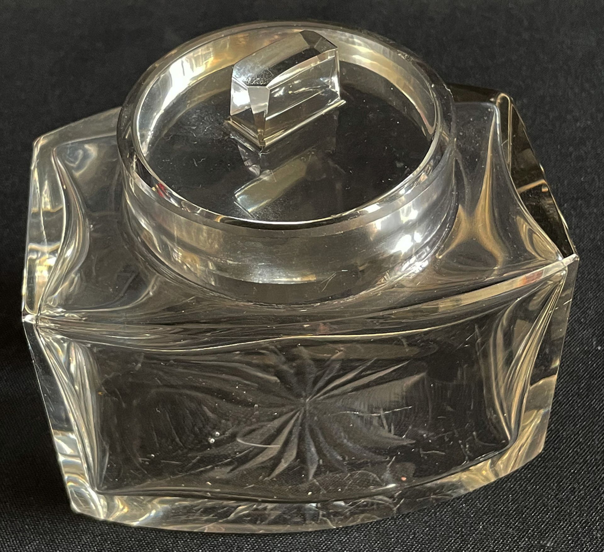 Großes Glasgefäß mit Silberdeckel, um 1900, 835 Silber, gepunzt, Innenkante und Stopfen min.best., - Image 3 of 5