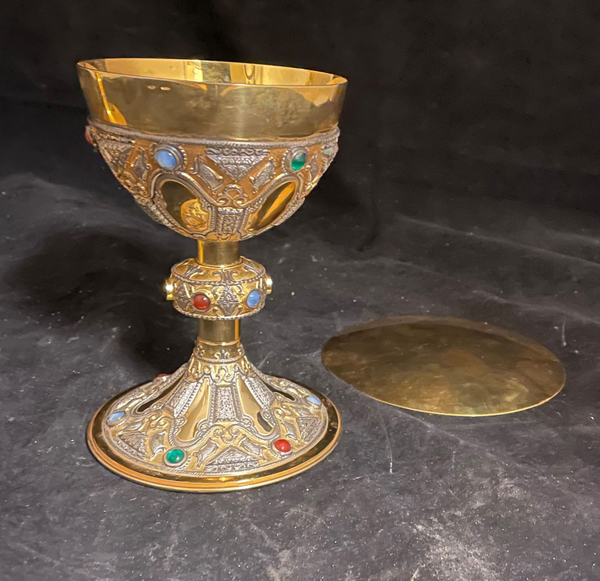 Messkelch, deutsch, div Punzen 800er Silber vergoldet, (Fuß gefüllt) Gesamtgewicht 895 gr, - Image 2 of 4