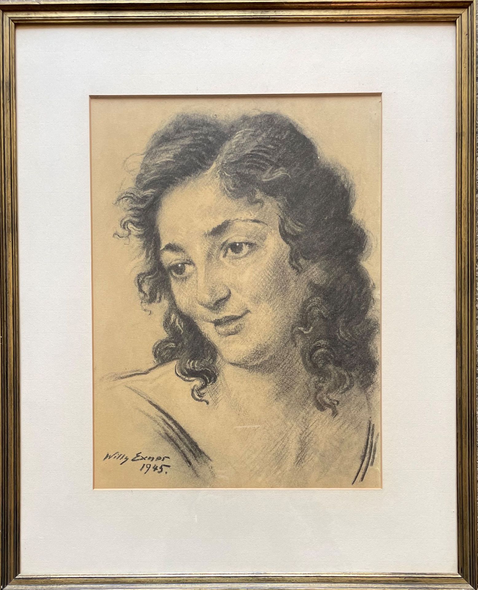 Willy Exner (1888-1947), Frauenportrait, Kohlezeichnung, sign. und dat. 1945, 42 x 29 cm,