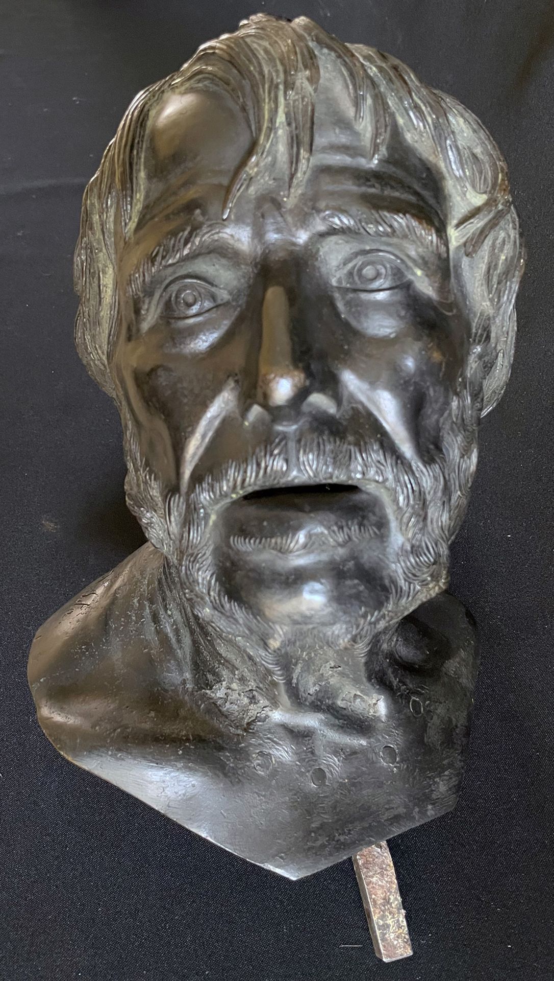 Unbekannter Künstler, 19. Jh., Männerkopf, sog. Pseudo-Seneca, Bronze. Auf kurzem Halsansatz