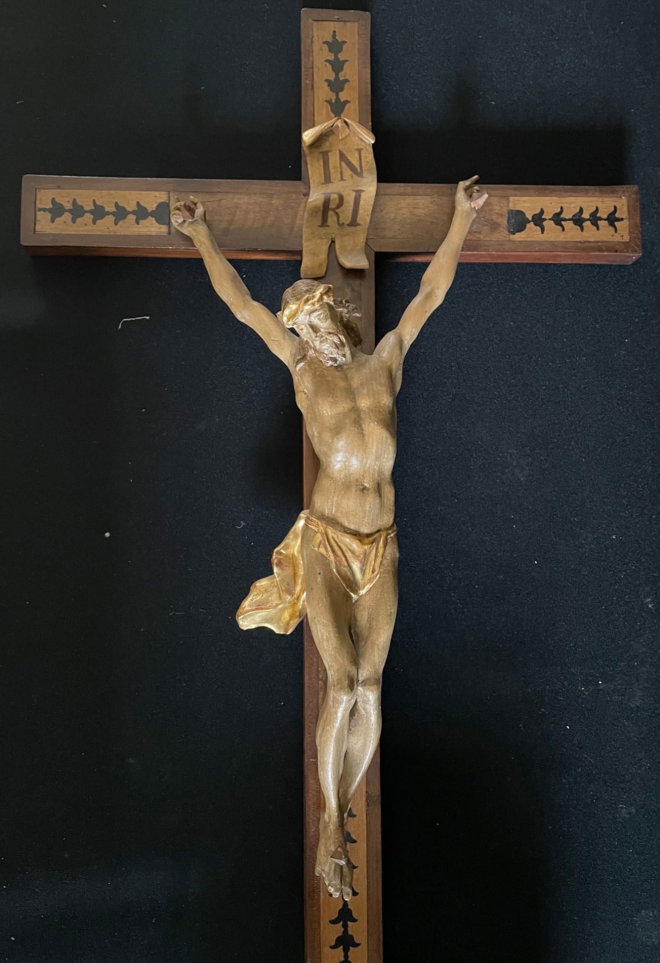 Franken, 18./19. Jh., Kruzifixus, Korpus Christi im Dreinageltypus, Totenkopf am Kreuzesstamm als - Image 2 of 7