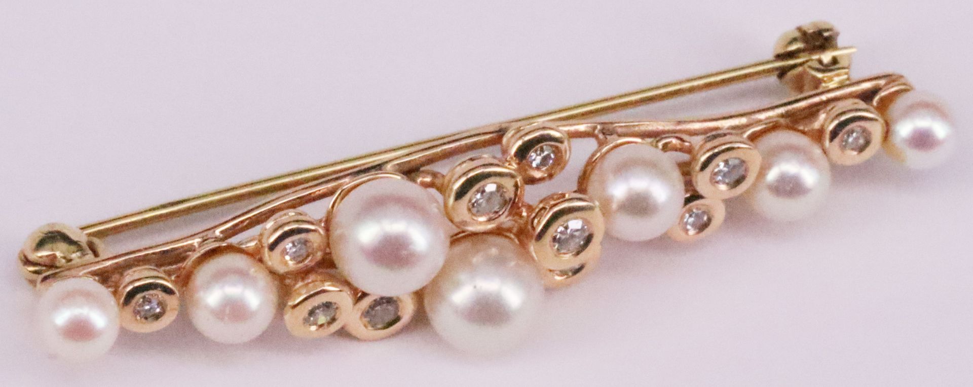 Großes Konvolut Perlschmuck: Perlenkette mit ovalen Perlen, 585er WG-Schließe, L. 50 cm; Perlenkette - Image 2 of 3