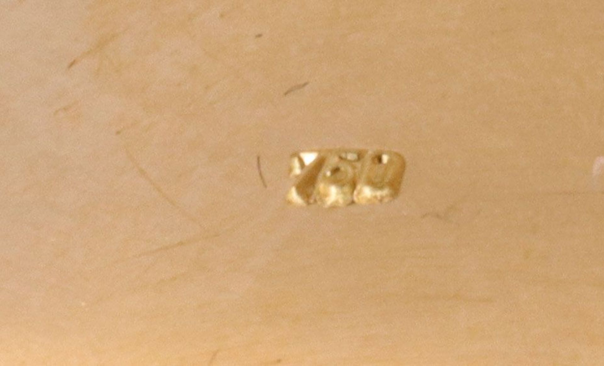 Damenring, 750er GG, insg. ca. 1,03 ct Smaragde, Rubine und Saphire sowie Brillanten, ca. 0,61 ct tw - Image 5 of 6