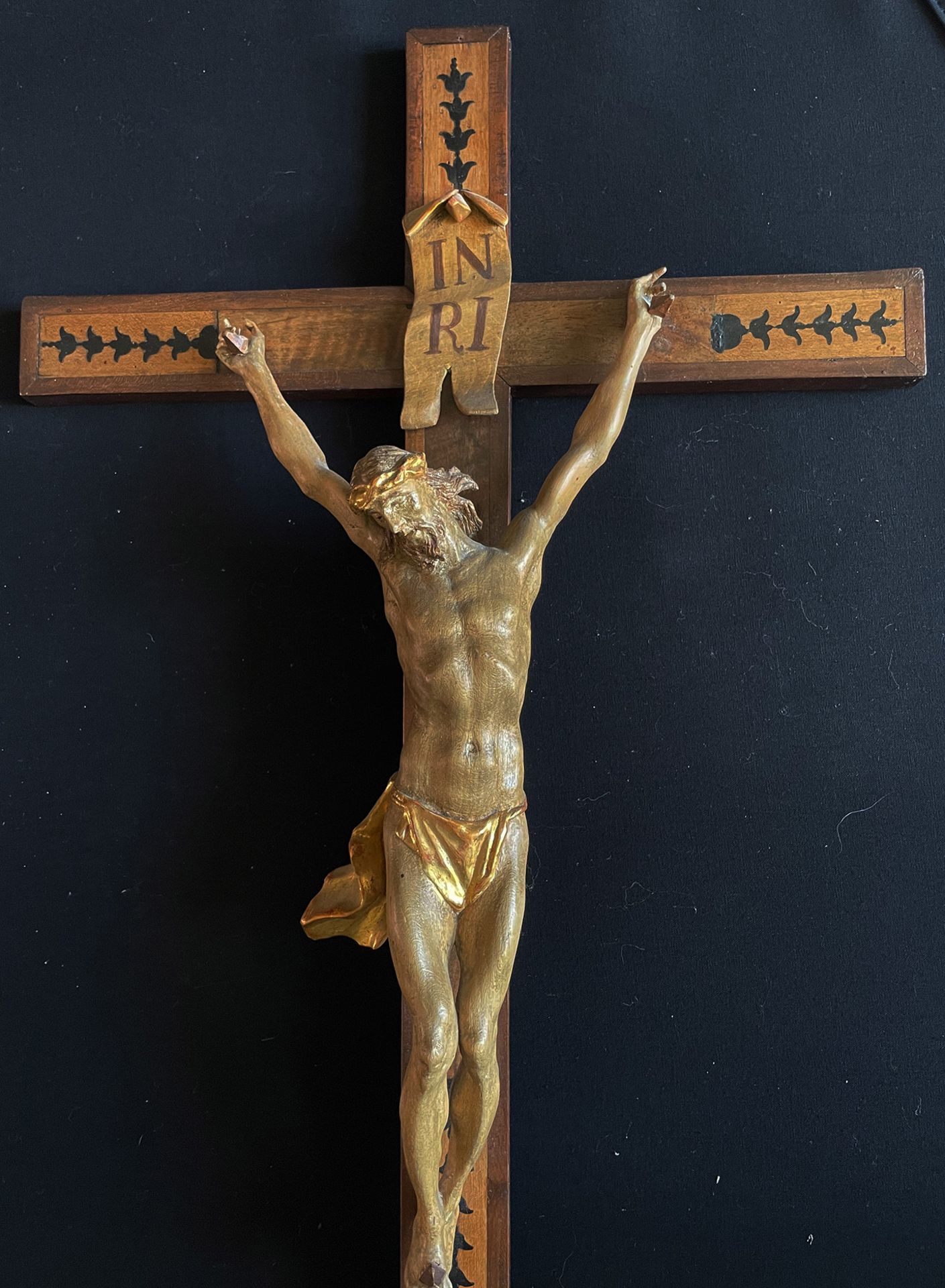 Franken, 18./19. Jh., Kruzifixus, Korpus Christi im Dreinageltypus, Totenkopf am Kreuzesstamm als - Image 6 of 7