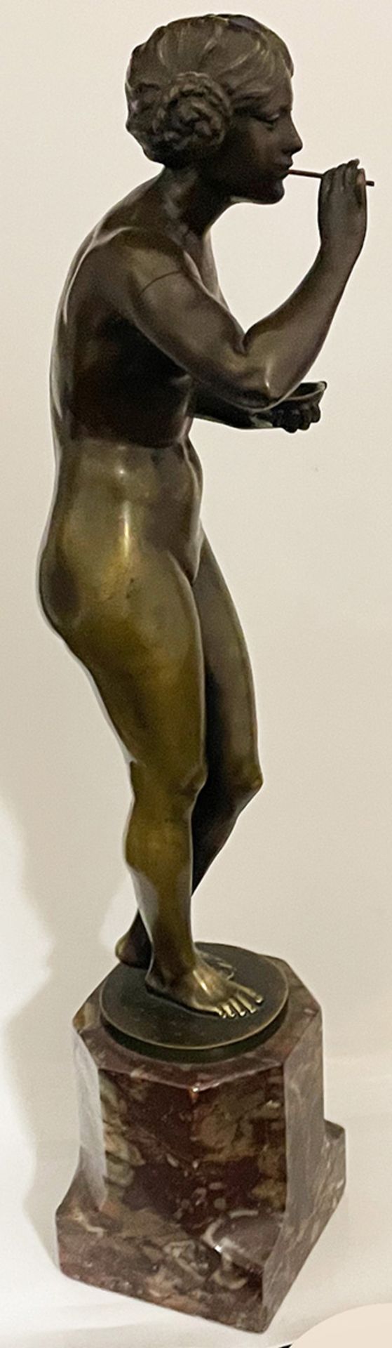 C. A. Söding, Bronzefigur (Höhe 33 cm), Jugendstil Aktfigur, stehender Frauenakt mit Schale, in - Image 4 of 5