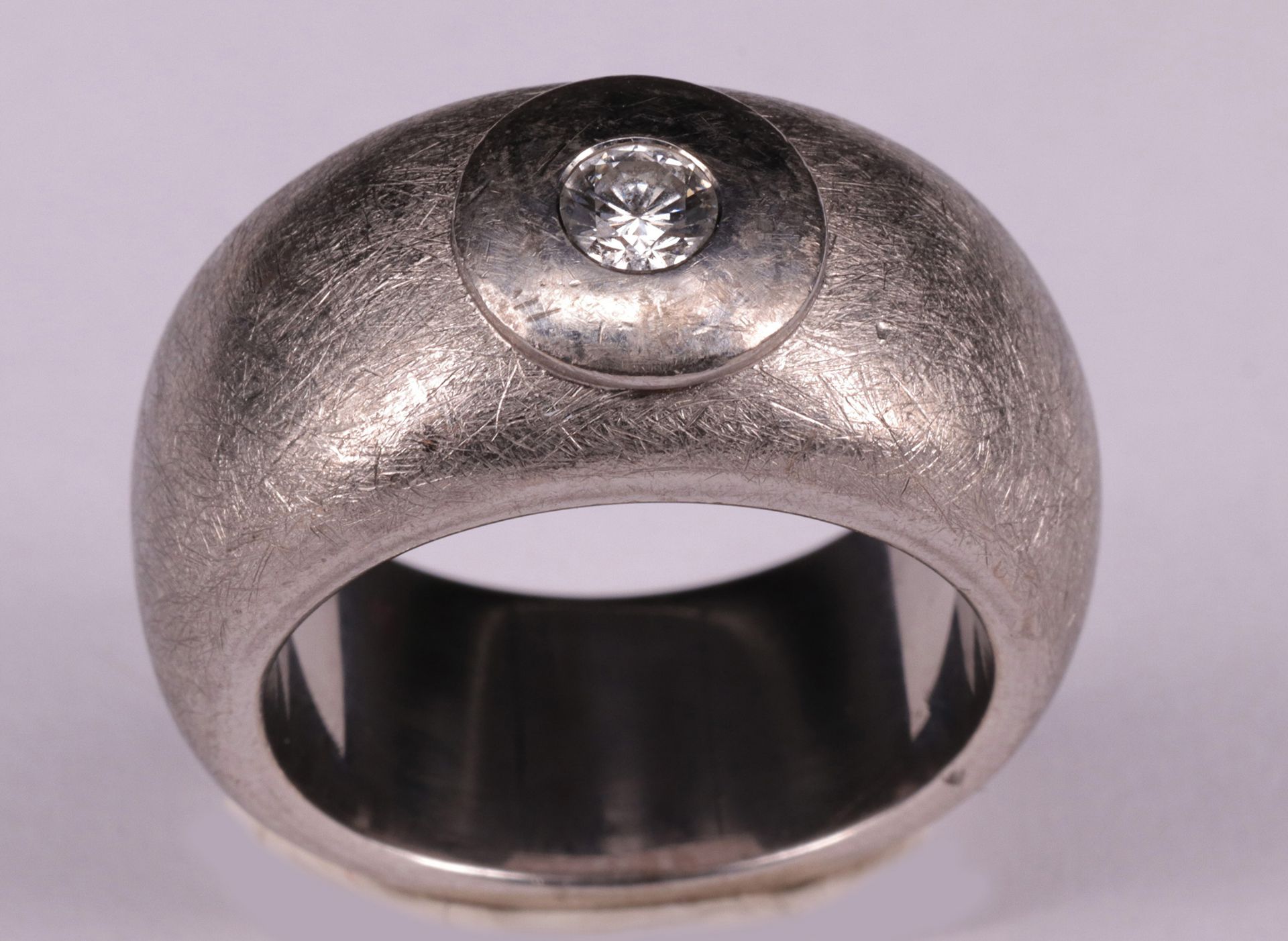 Schwerer Ring, 750er Weißgold, Diamant ca. 0,25 ct, gebürstet, Anfertigung, Gebrachtsspuren, RG62,