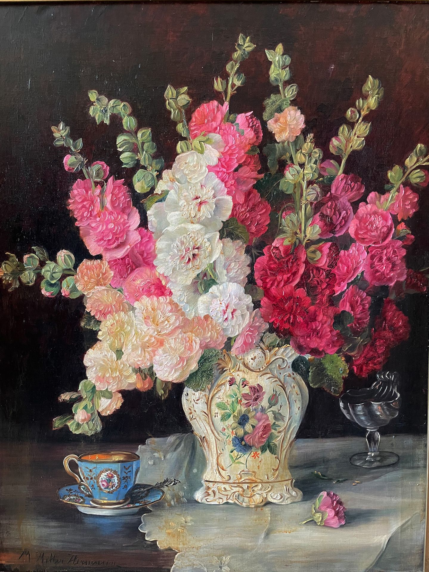 Unbekannter Künstler, Blumenstilleben mit Gladiolen, in Biedermeiervase, daneben Sammlertasse in