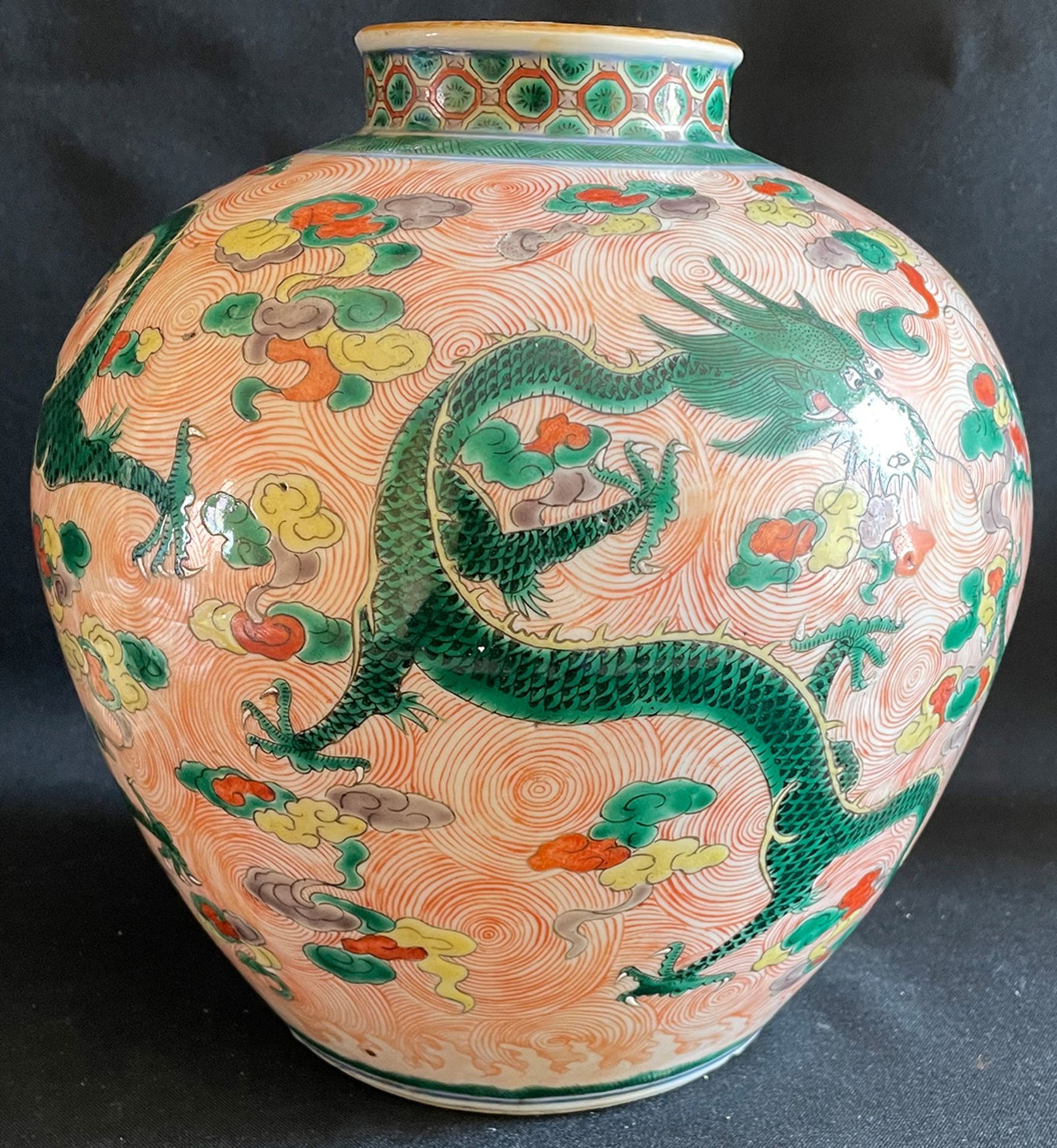Vase China, Famillie Verte, Alter unbekannt, 2 grüne Drachen, alle Schmelzfarben mit Ausnahme vom - Image 7 of 8