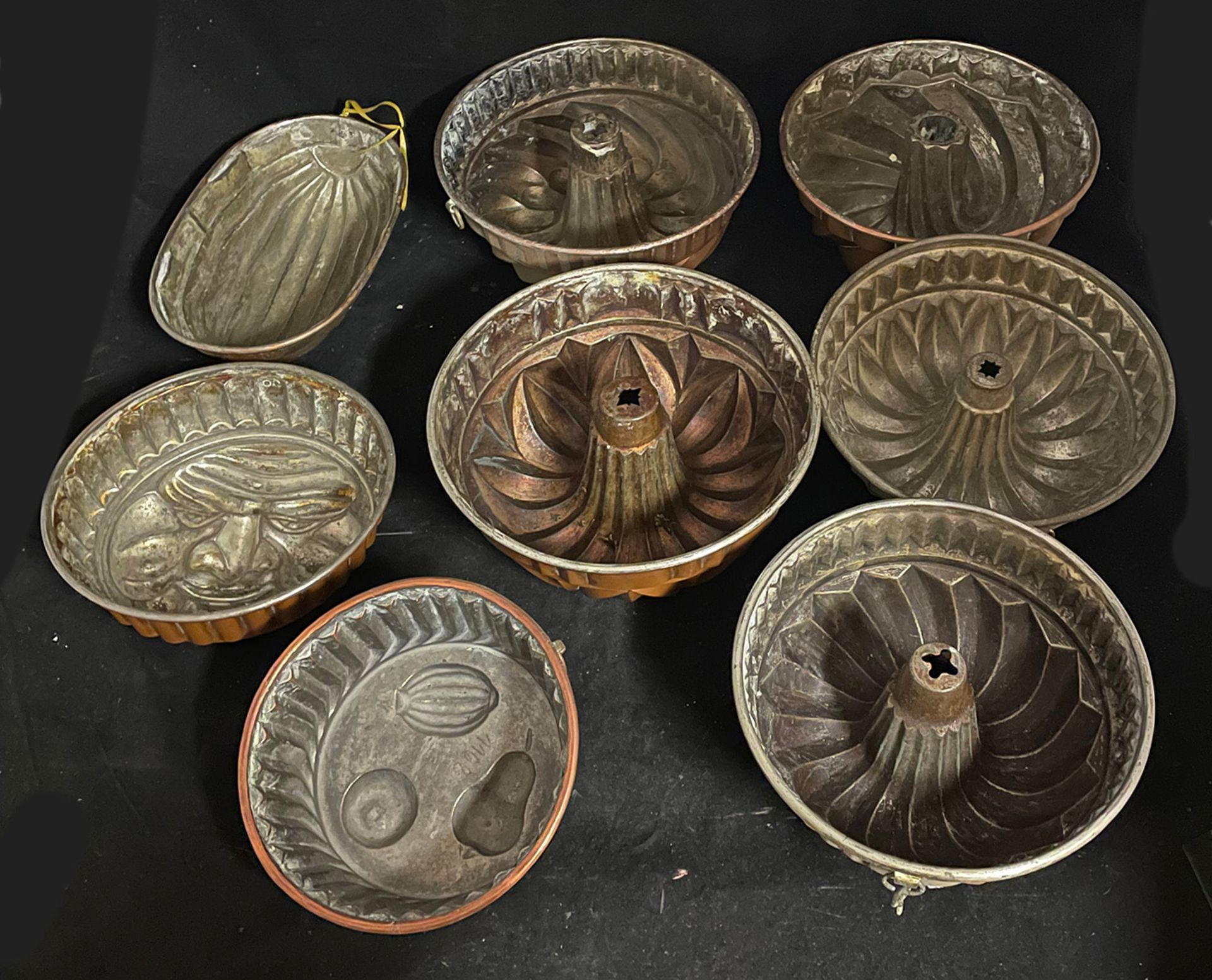 Konvolut Kupferformen, Kuchenformen, Guglhupf, meist 19. Jh. Durchmesser 21 - 29 cm - Bild 5 aus 5