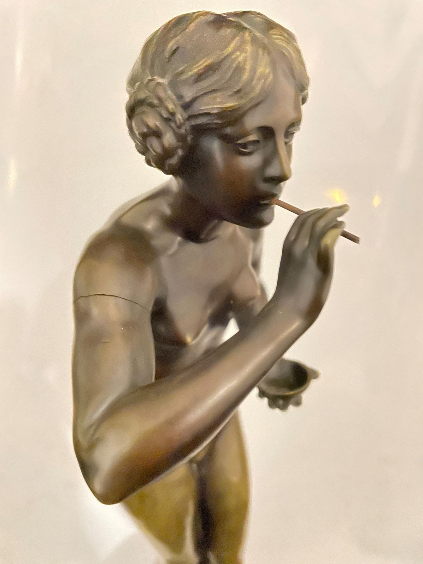 C. A. Söding, Bronzefigur (Höhe 33 cm), Jugendstil Aktfigur, stehender Frauenakt mit Schale, in