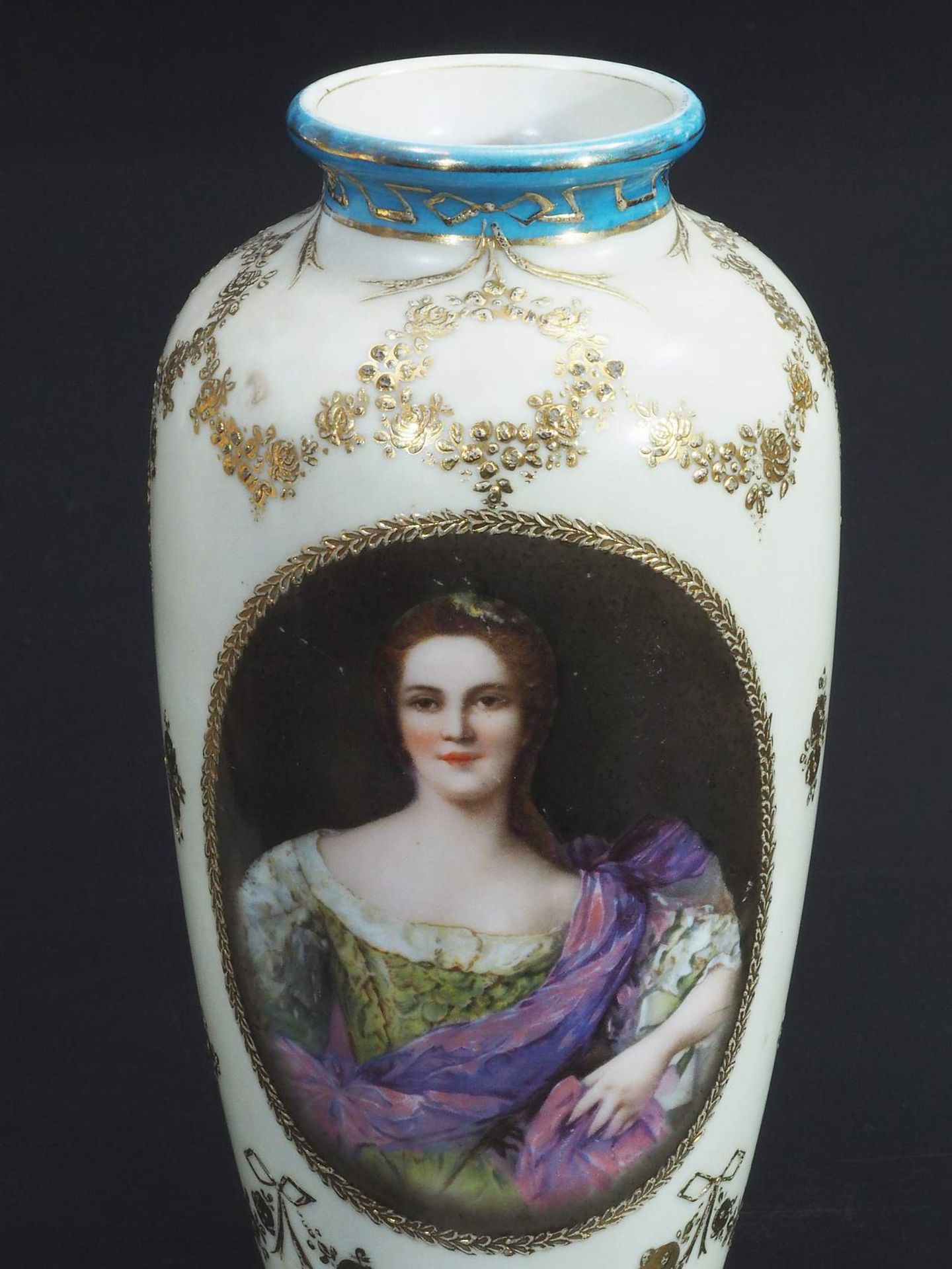 Zwei Vasen, Ende 19. Jahrhundert. - Image 5 of 8