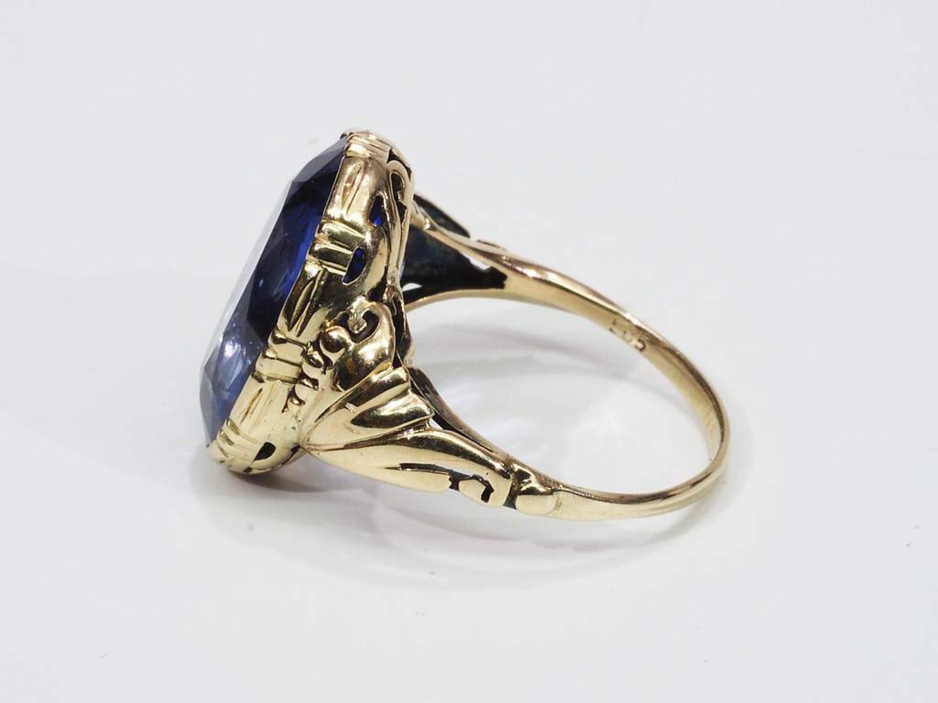 Jugendstil Ring mit synthetischem Korund (Saphir). - Bild 4 aus 7