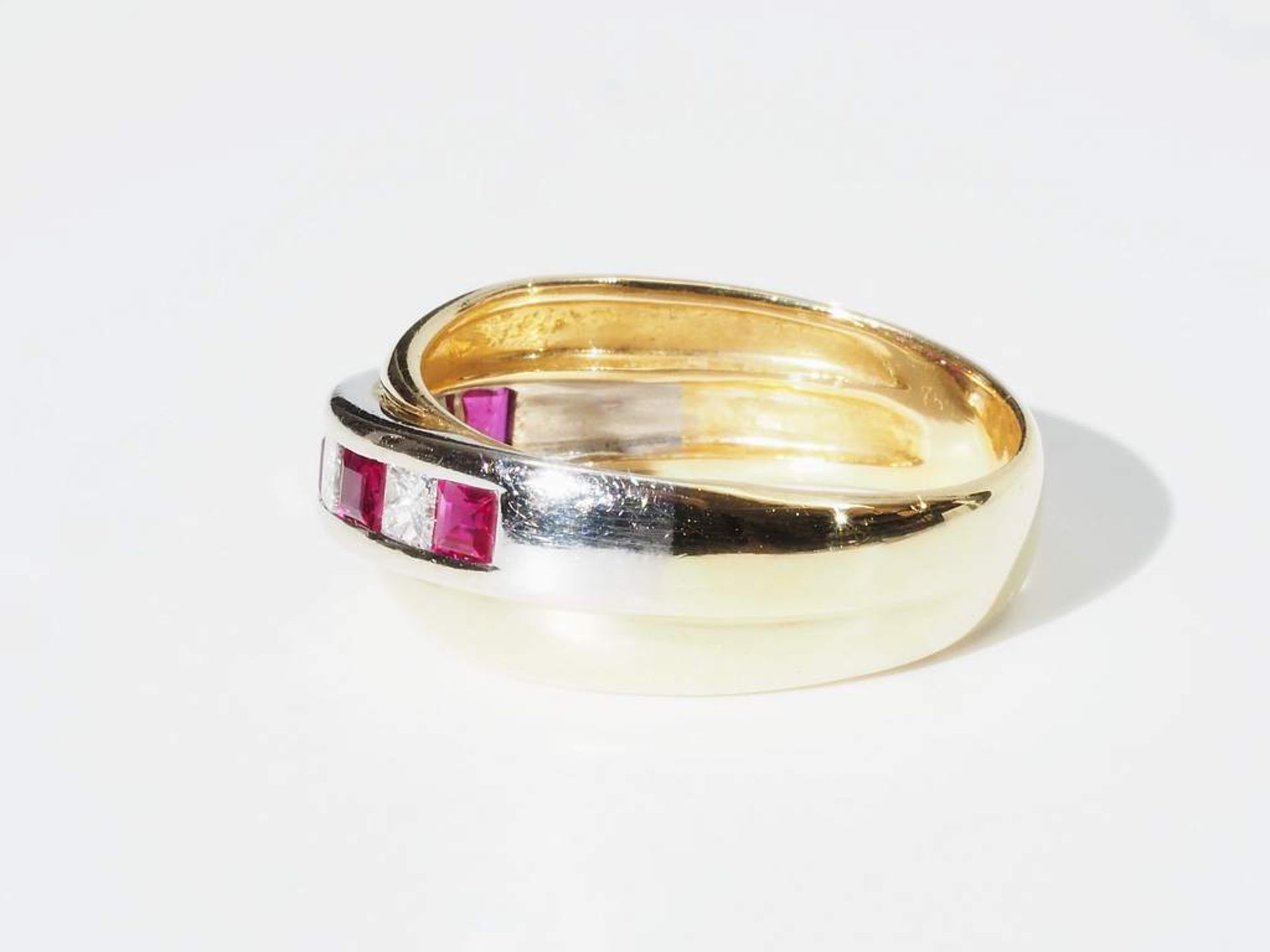 Ring, 750er Gelbgold mit Brillanten und Rubinen. - Bild 4 aus 6