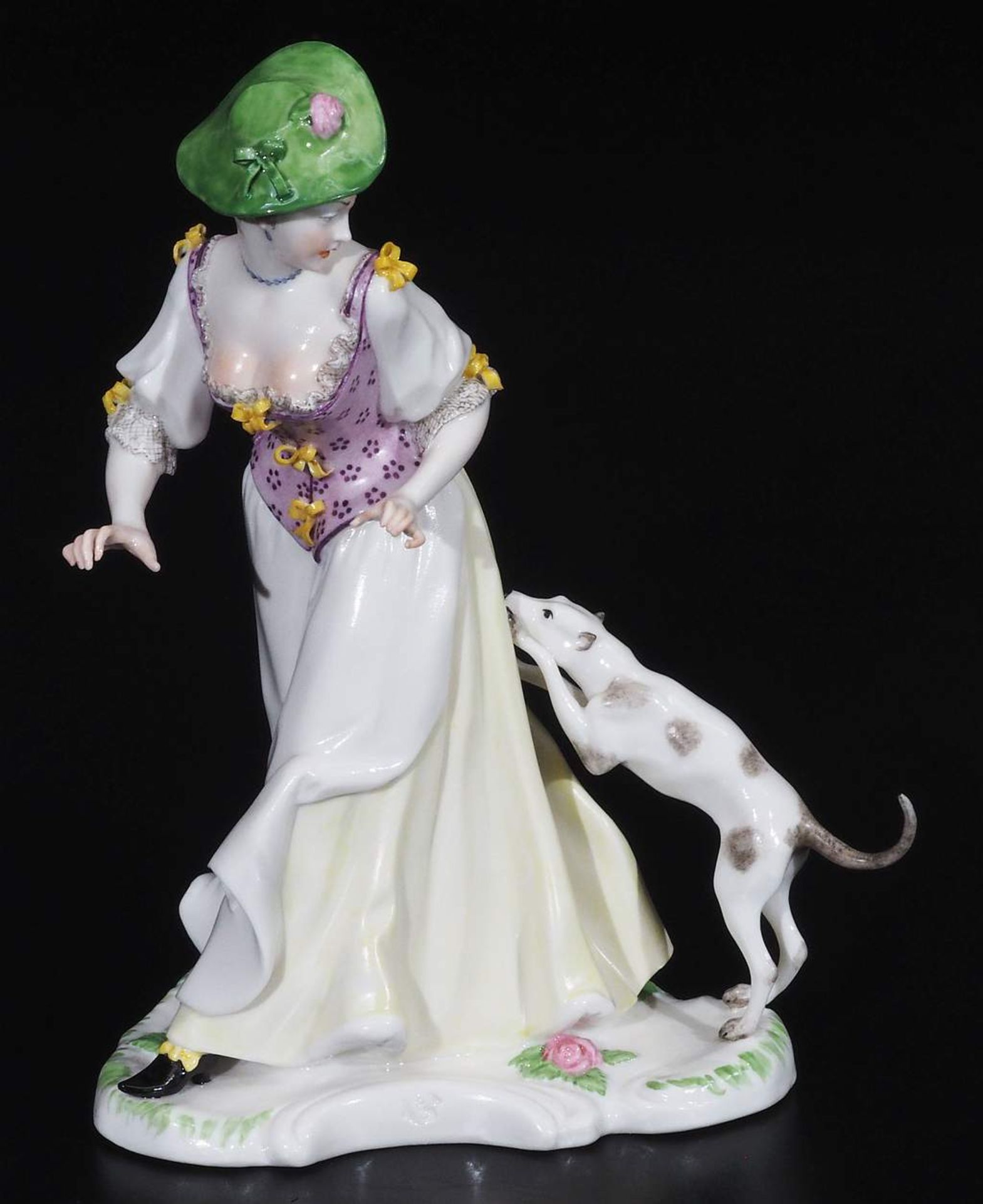 Figurine "Dame mit Hut von Hündchen angefallen". - Bild 3 aus 10