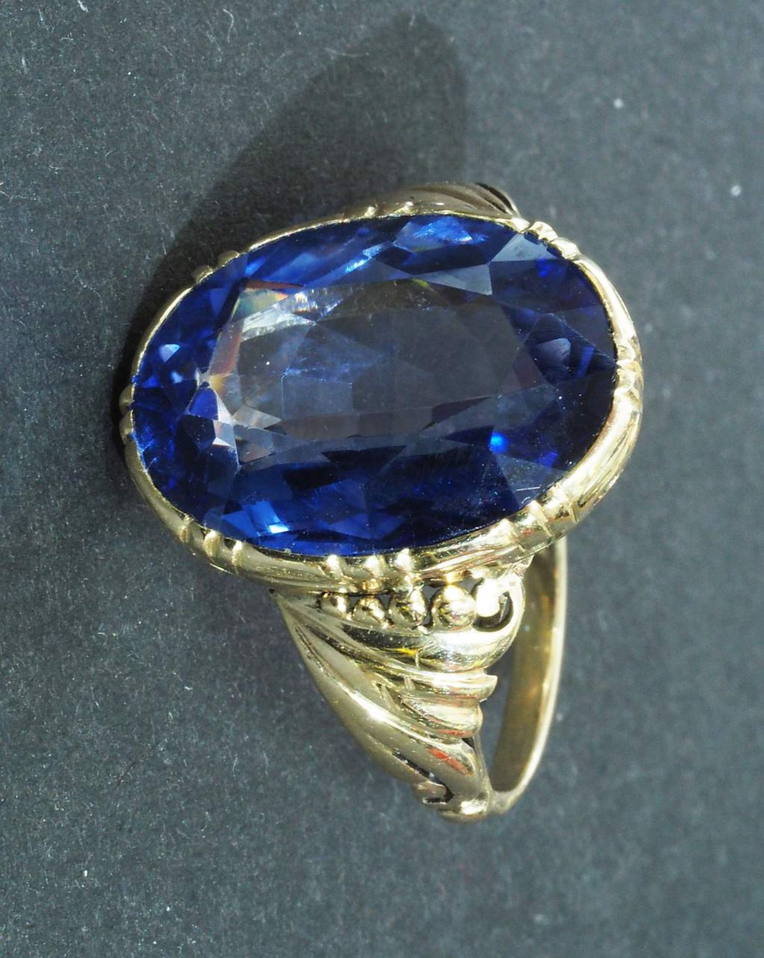 Jugendstil Ring mit synthetischem Korund /Saphir. 585er Gelbgold. - Image 2 of 7