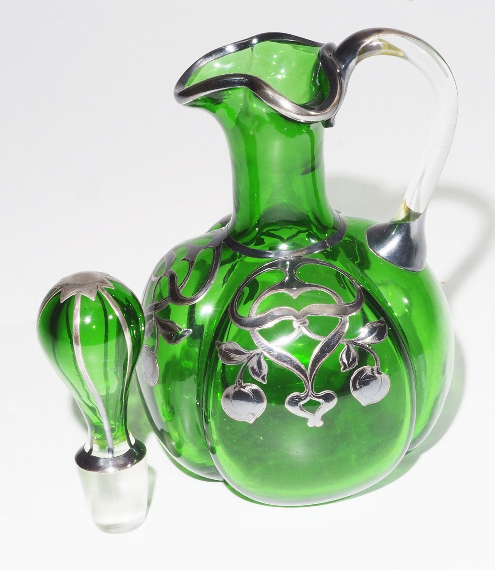 Kleiner Decanter und drei Gläschen mit Overlay Silber. - Image 4 of 6