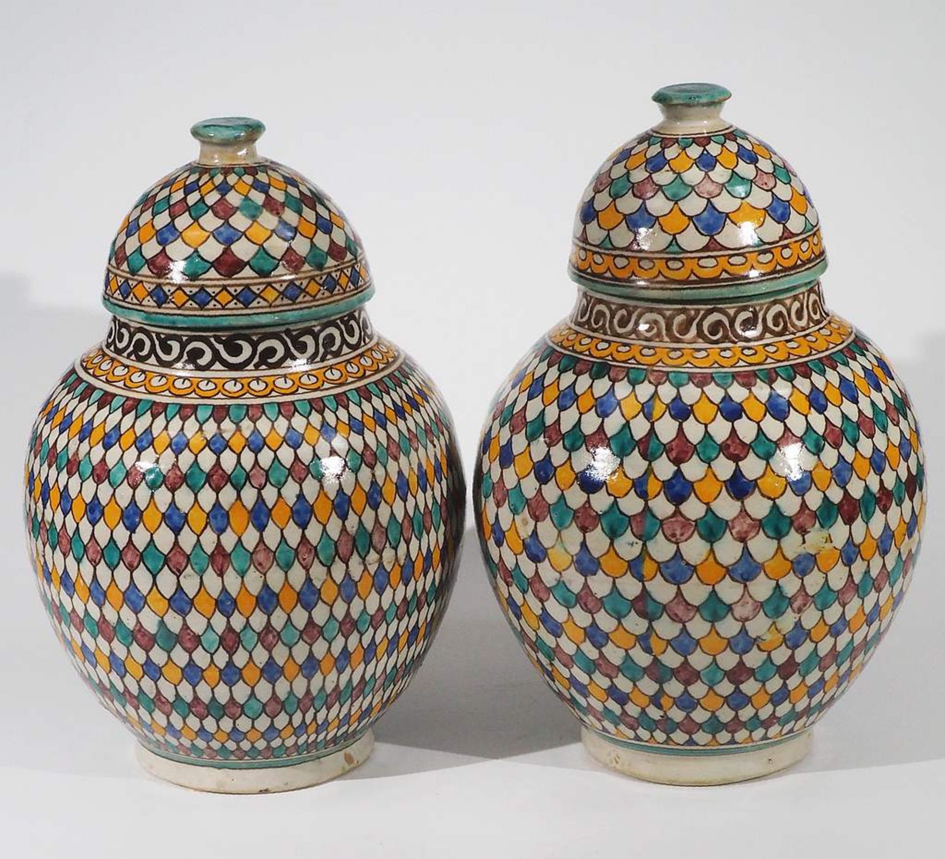 Paar Deckeldosen, Keramik. 20. Jahrhundert. - Bild 2 aus 6