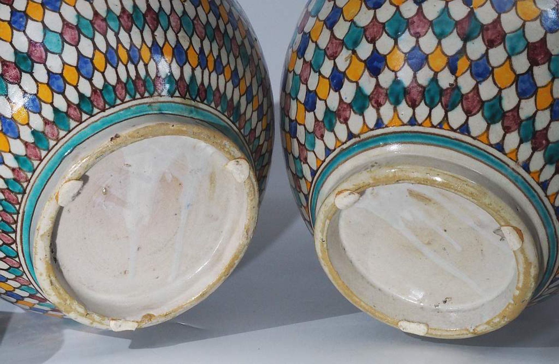 Paar Deckeldosen, Keramik. 20. Jahrhundert. - Bild 6 aus 6