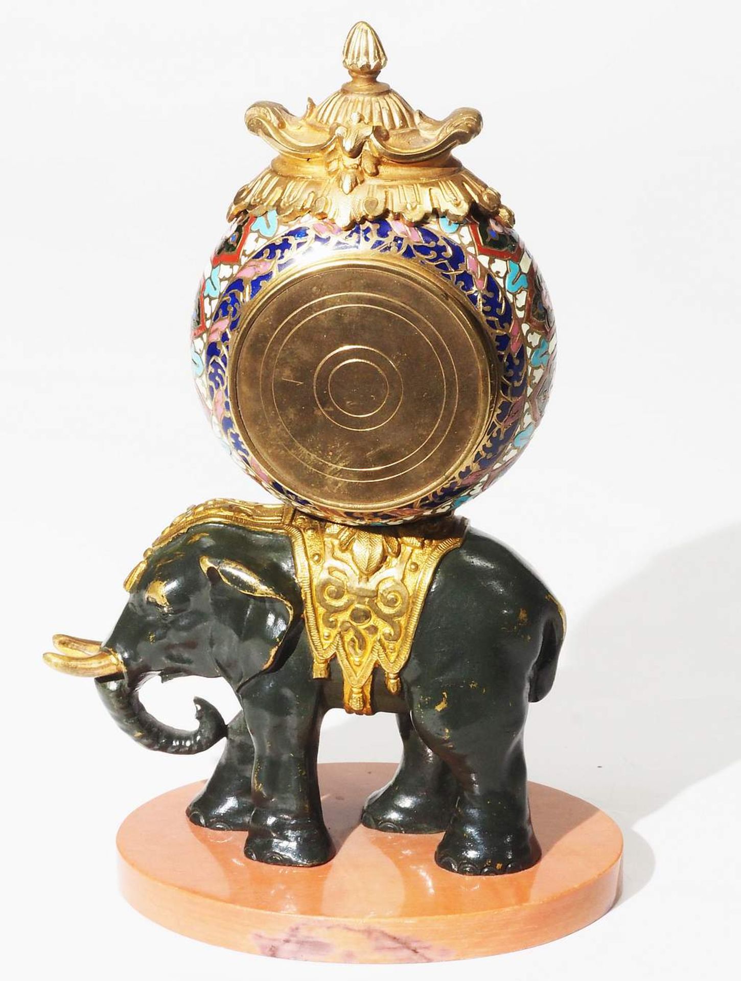 Bronzeelefant mit Uhr. - Bild 4 aus 8