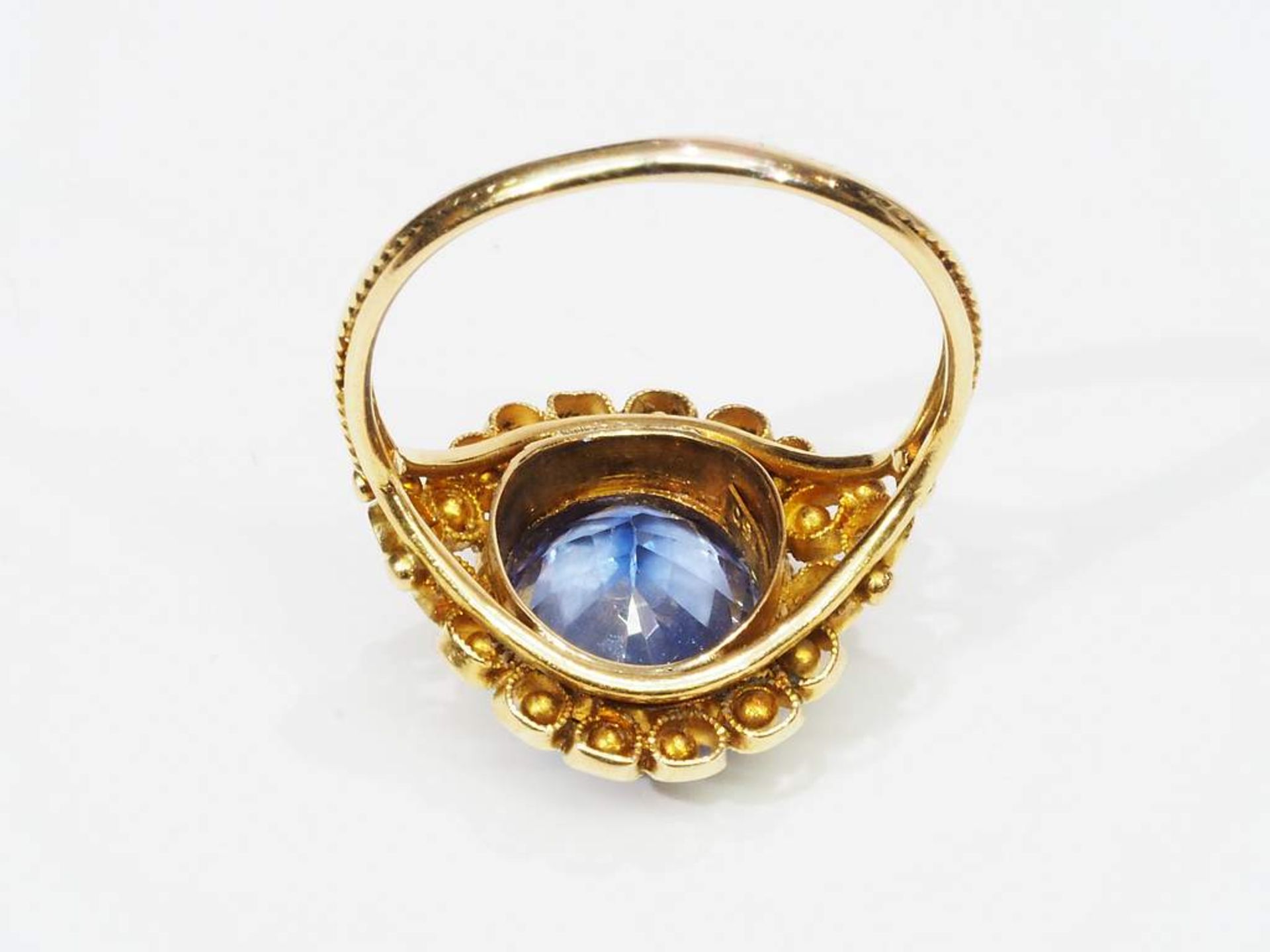 Ring mit Saphir, Fassung 750er Gelbgold, oval, facettiert, transparent, blau. - Bild 6 aus 7