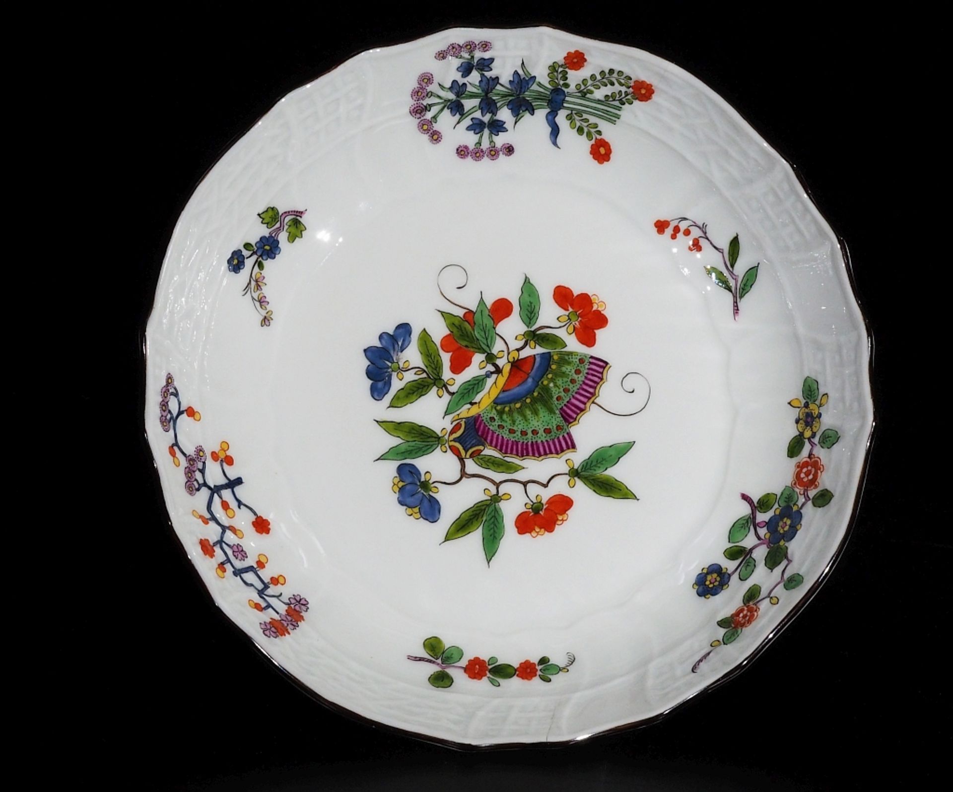 MEISSEN Unterschale. Kakiemon- Dekor "Chinesischer Schmetterling", - Bild 2 aus 4