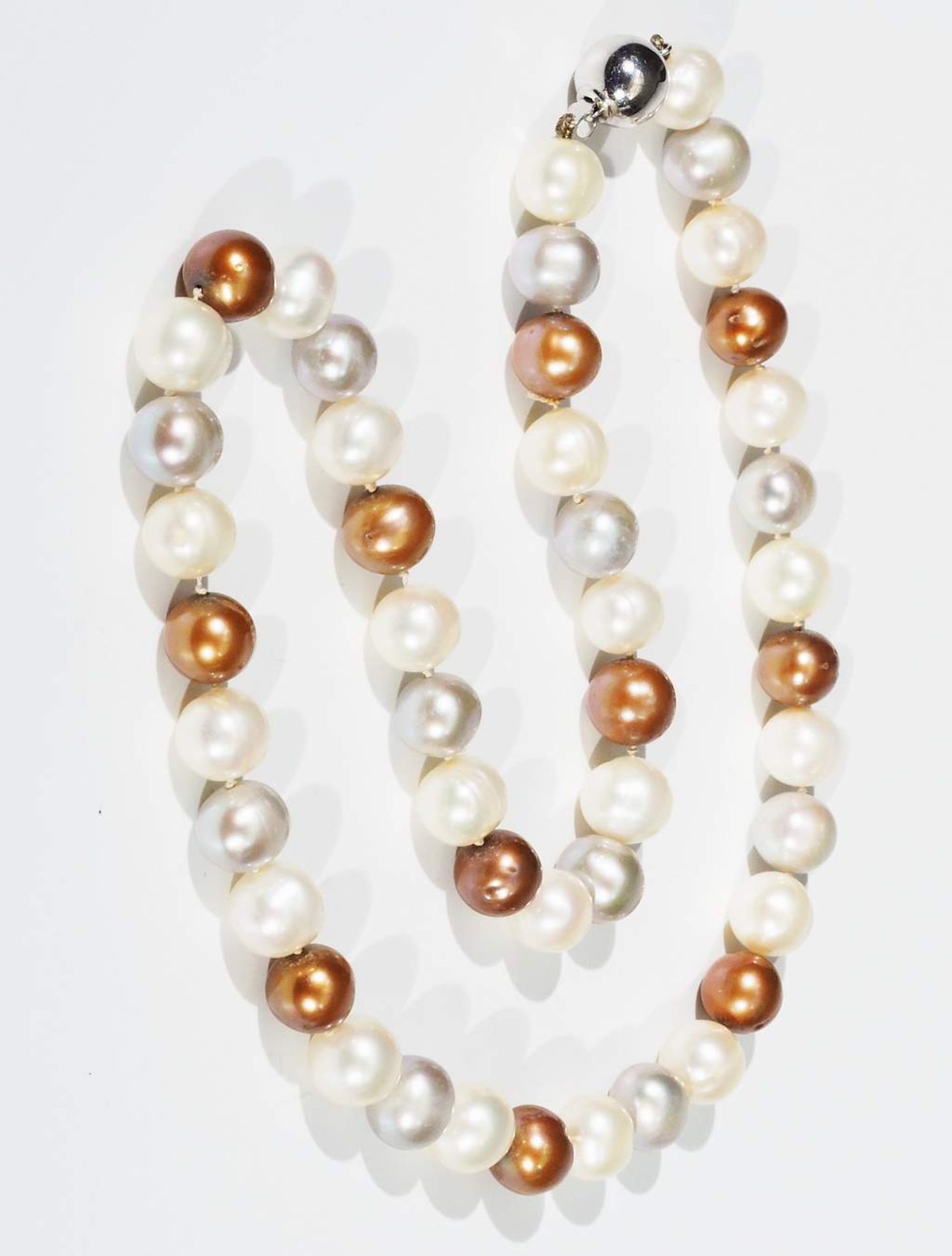 Multicolor Perlenkette mit 585er Weißgoldverschluß. - Bild 4 aus 6