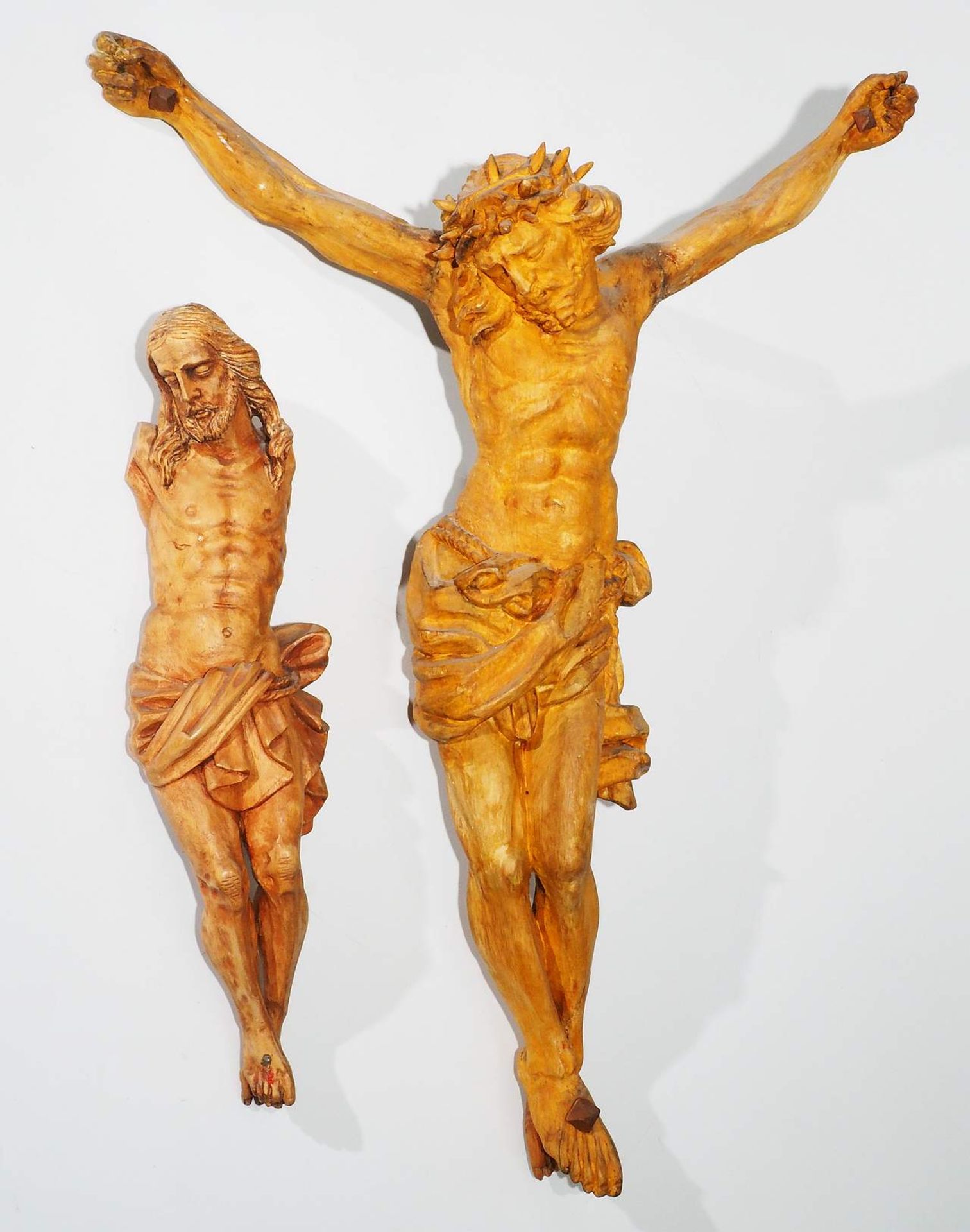 Christus Korpus am Kreuz. Lindenholz. - Bild 2 aus 5