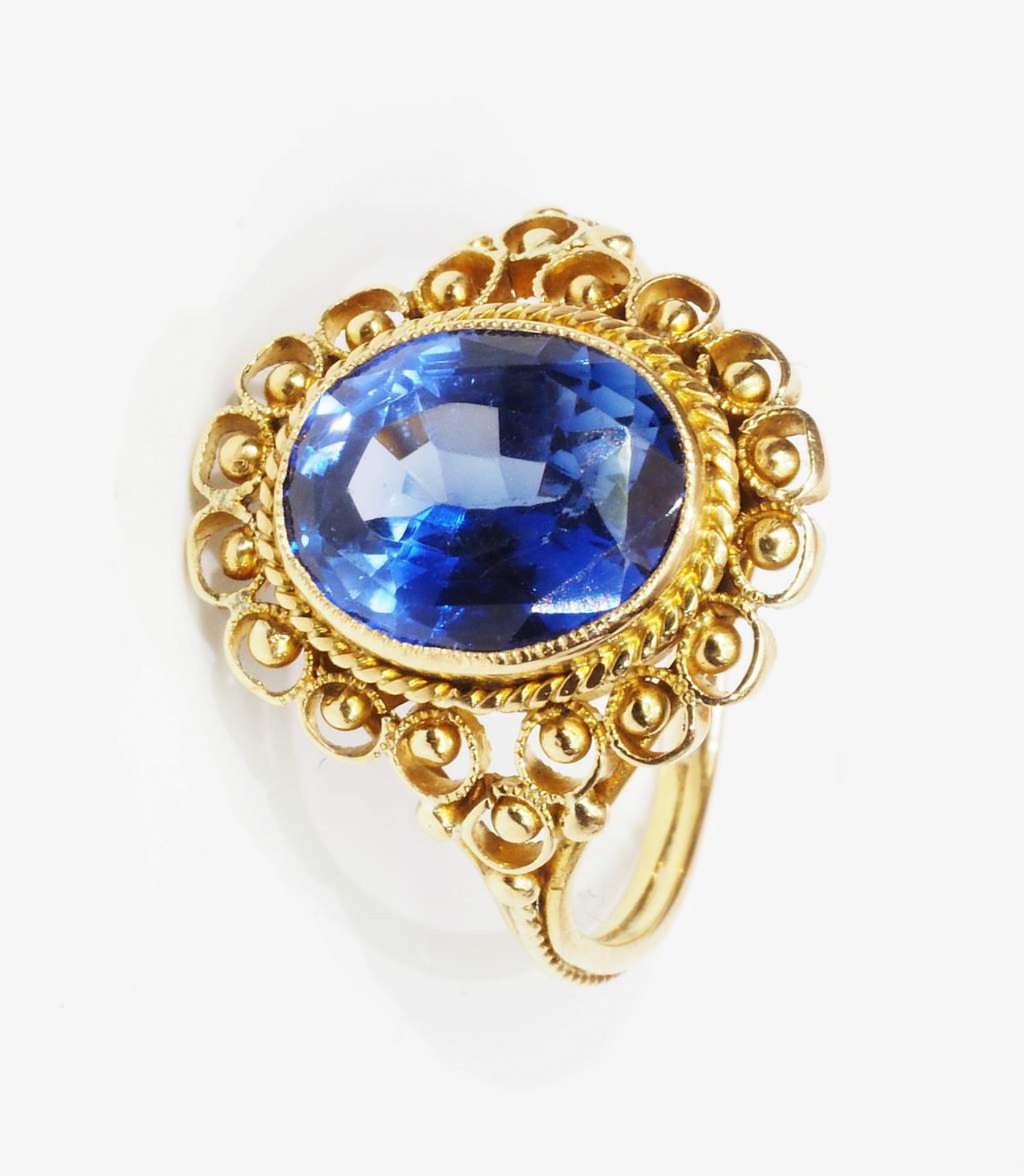 Ring mit Saphir, Fassung 750er Gelbgold, oval, facettiert, transparent, blau. - Bild 2 aus 7
