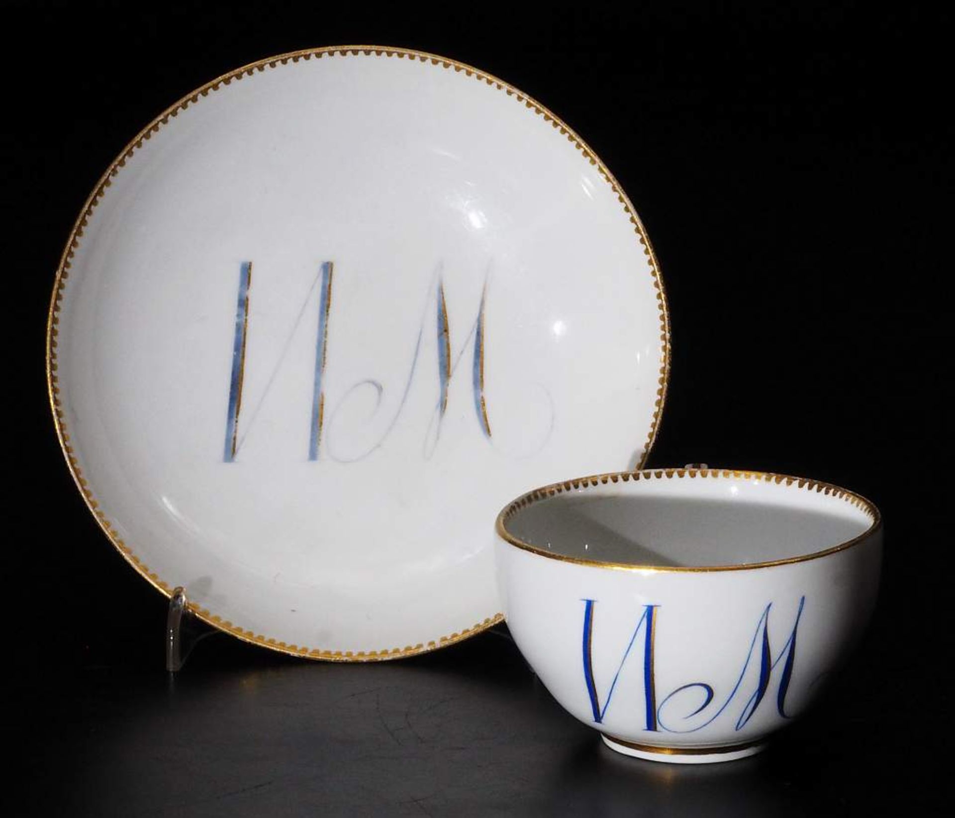 Monogramm Tasse mit Untertasse. , Marcolini-Zeit 1774 - 1814. - Image 3 of 6