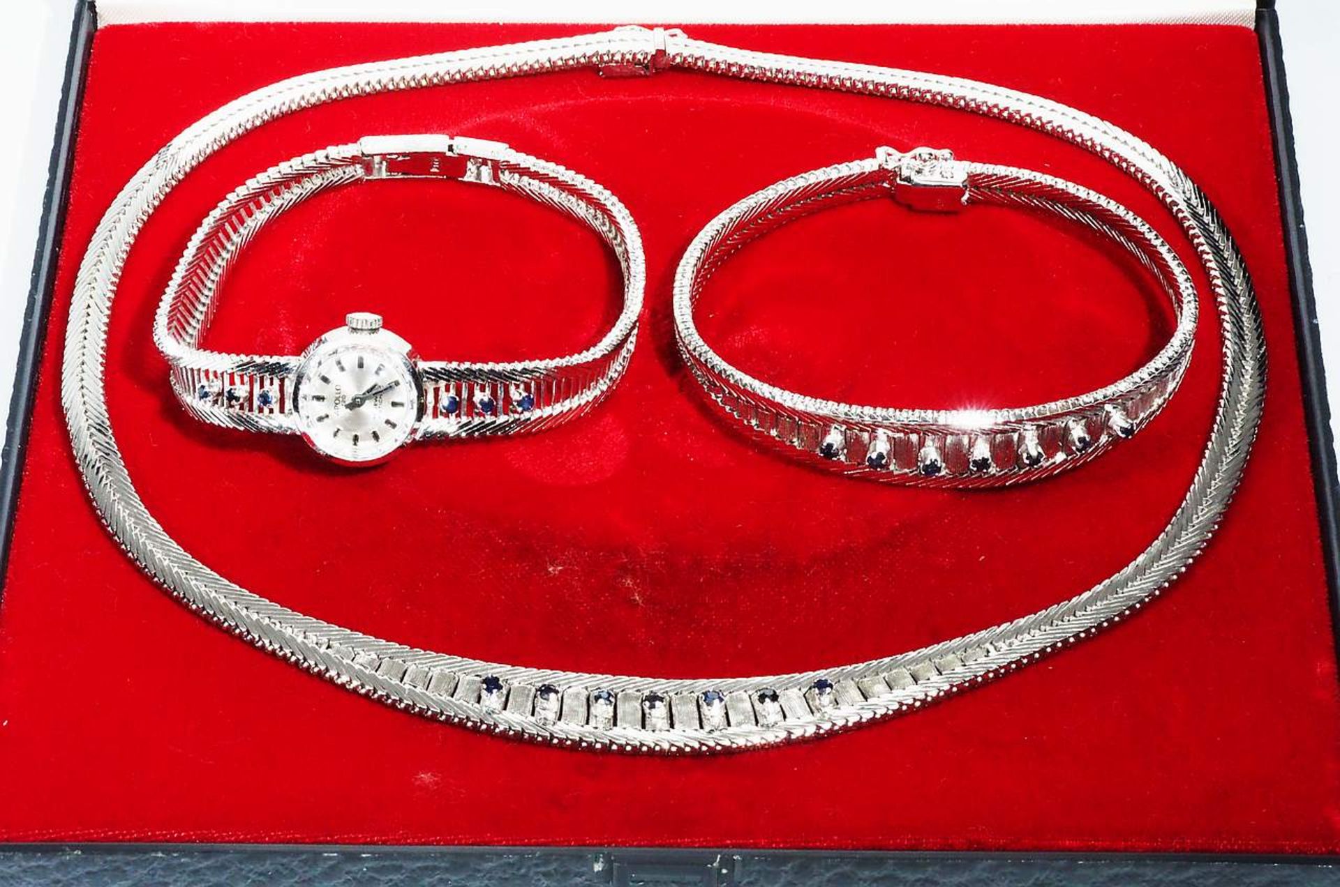 Set: Schmuckuhr, Armband und Collier mit kleinen Saphiren. 835er Silber. - Bild 2 aus 9