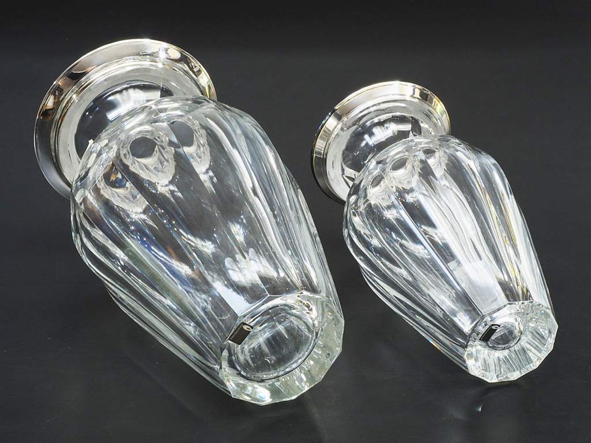 Zwei Kristallglasvasen mit 925er Sterlingsilbermontur. - Image 4 of 7