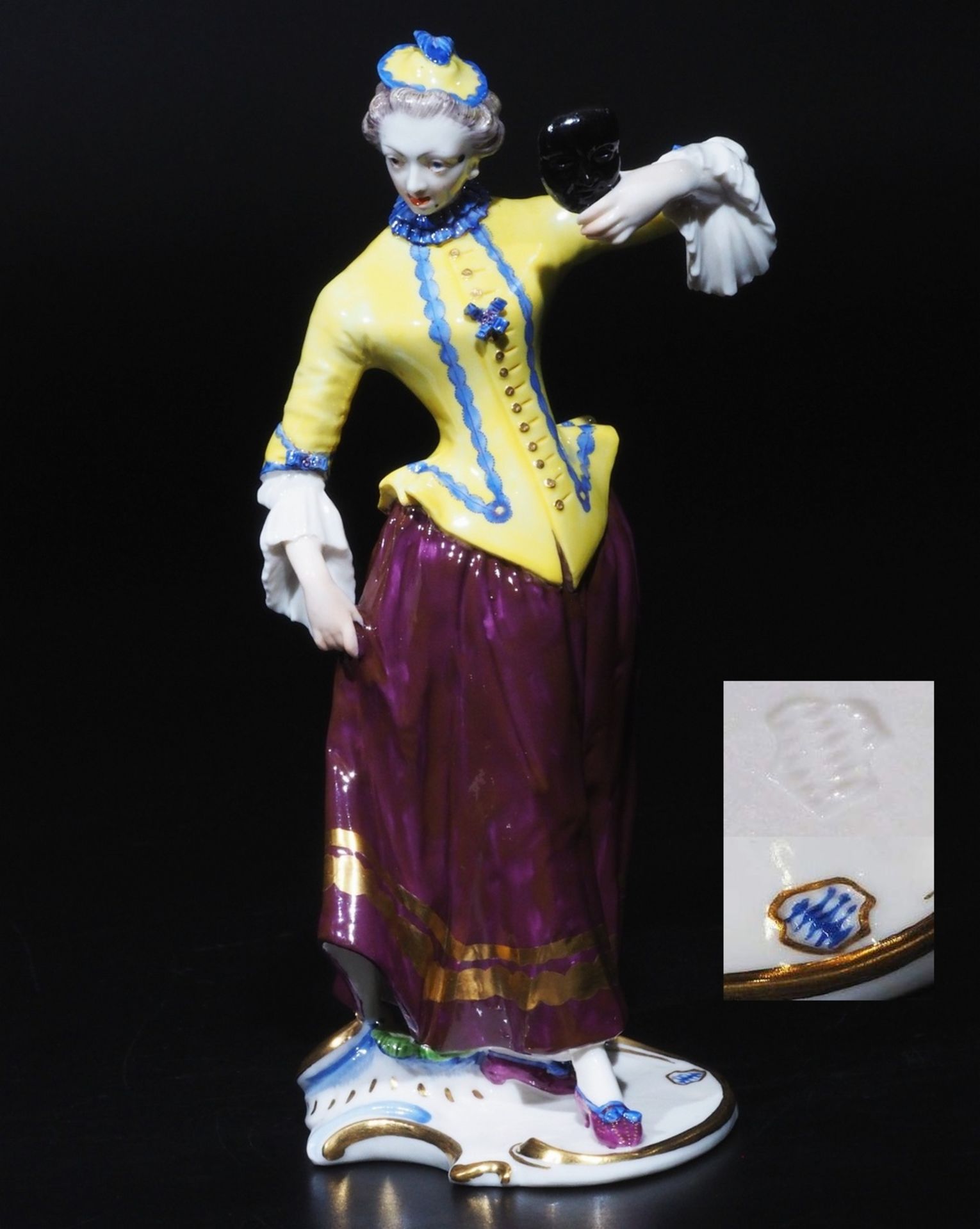 Columbine.mit Maske. Komödianten-Figur aus der Serie Commedia dell'arte. NYMPHENBURG um 1900.