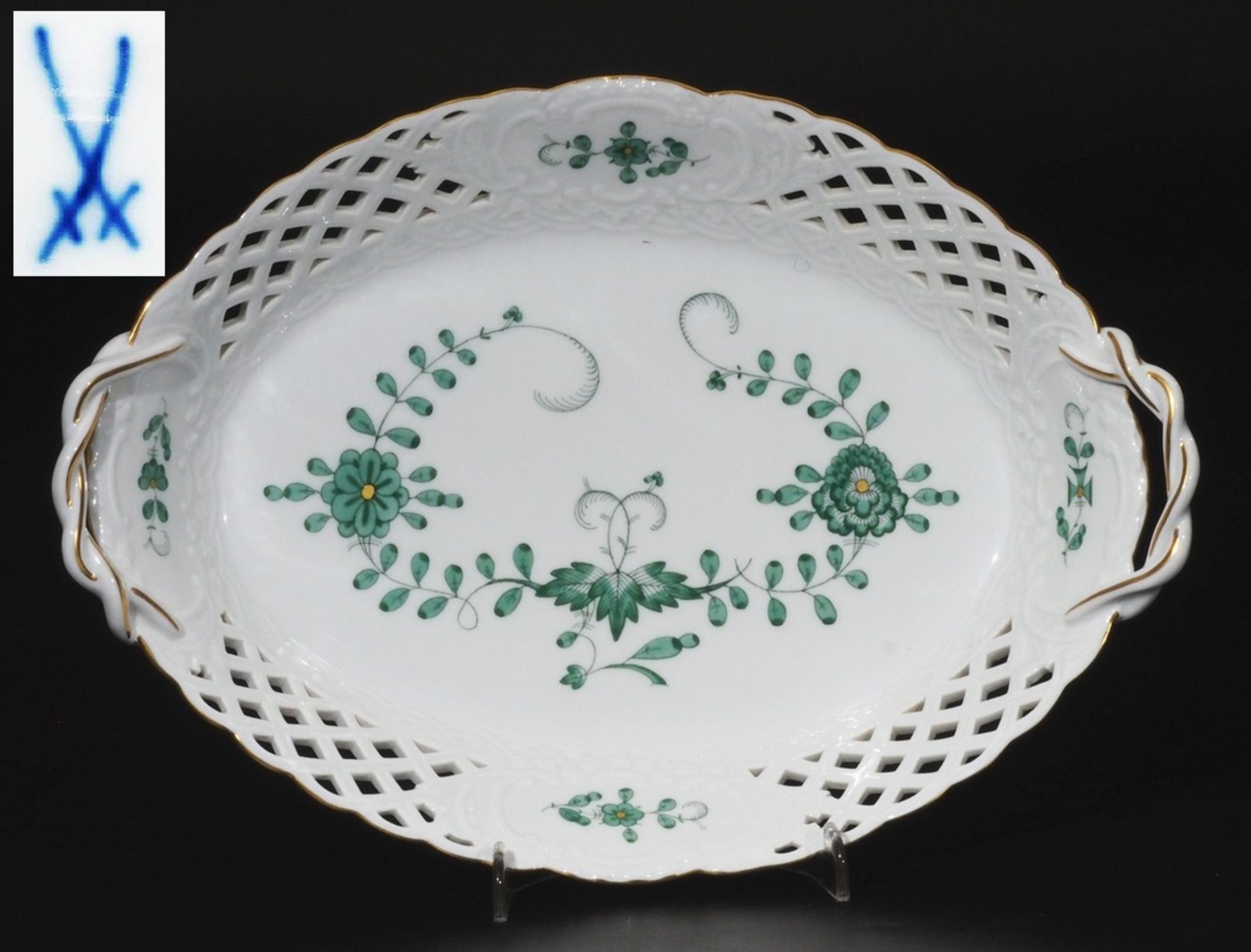 Indisch Durchbruch-Henkelschale. MEISSEN 1953 - 1957.