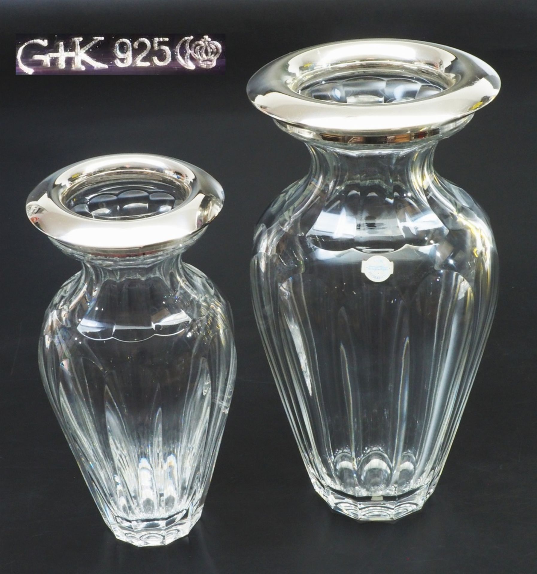 Zwei Kristallglasvasen mit 925er Sterlingsilbermontur.